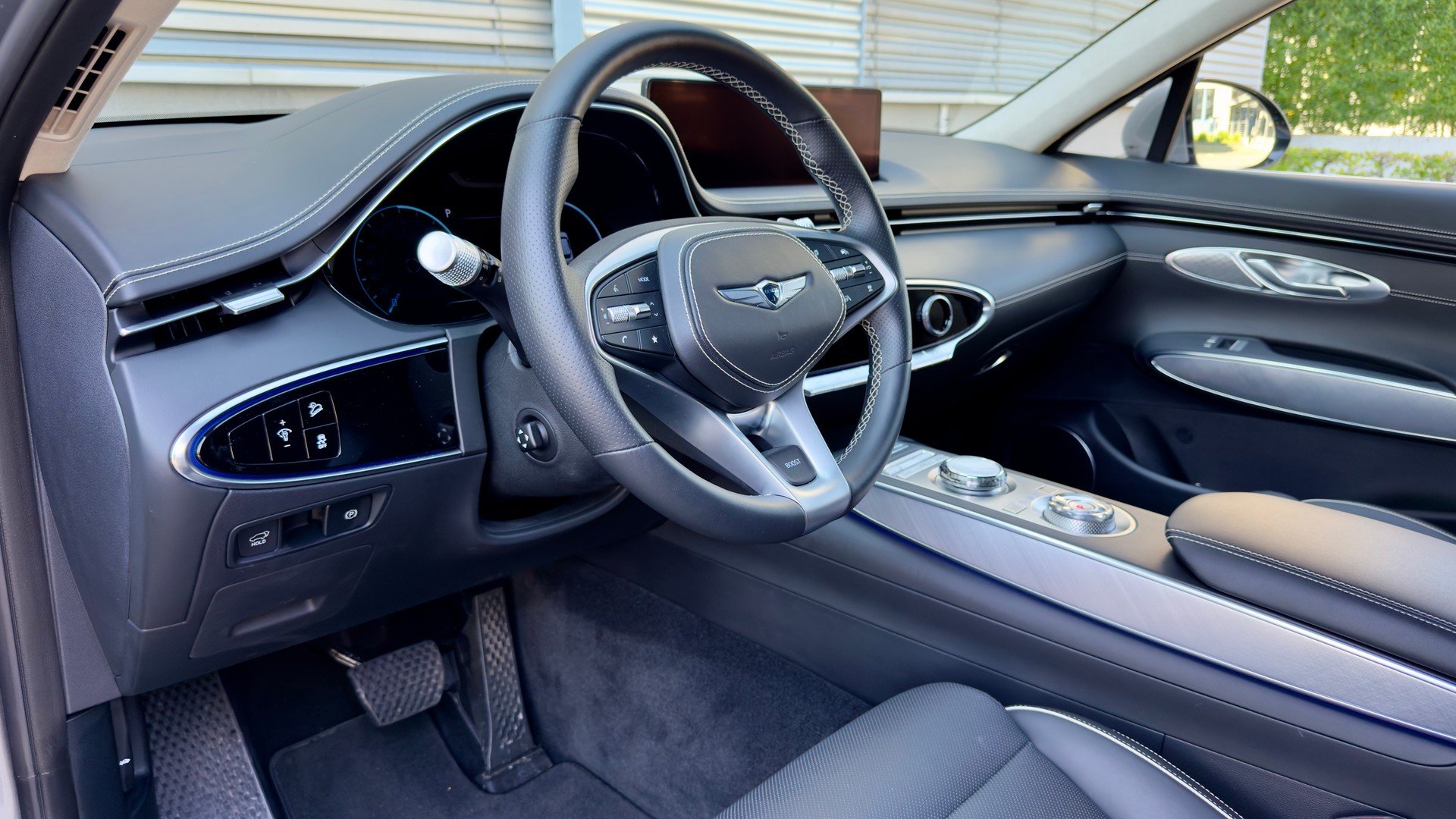 GENESIS Dual Motor Sport AWD-image-4