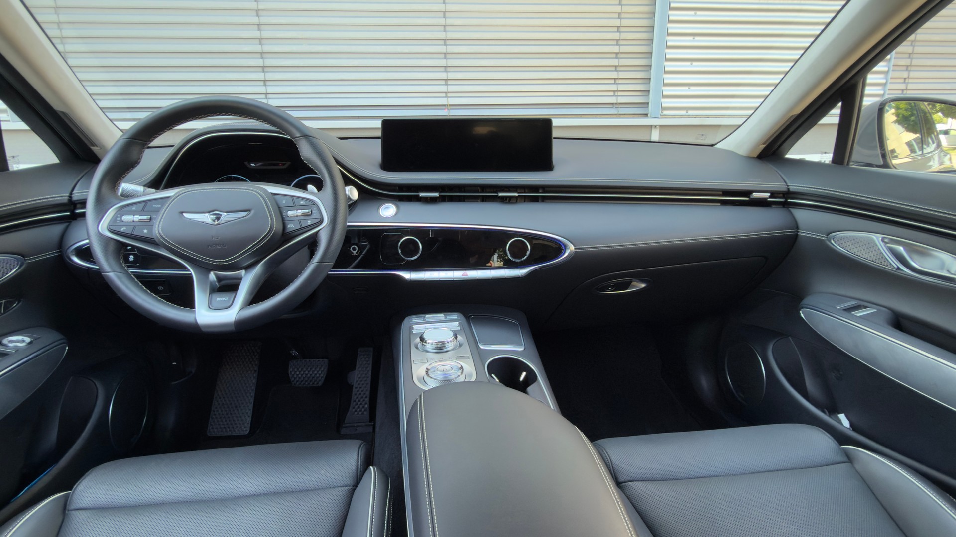 GENESIS Dual Motor Sport AWD-image-3