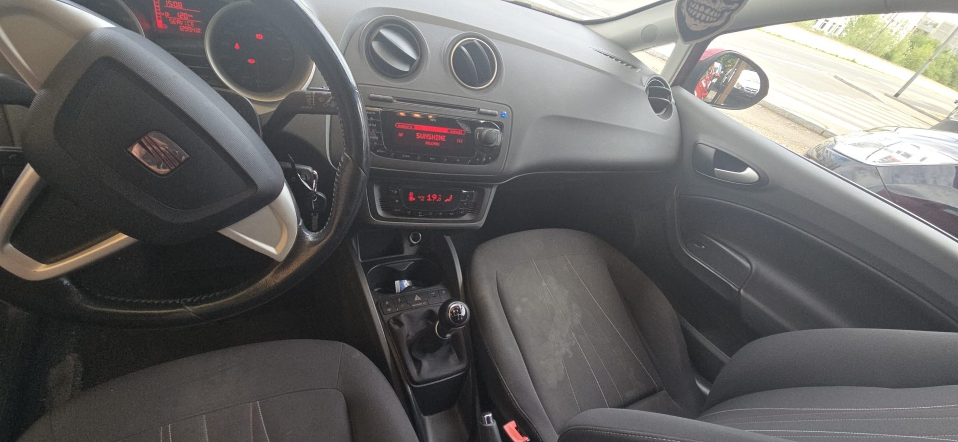 SEAT Ibiza SC 1.2 TSI Style-image-13