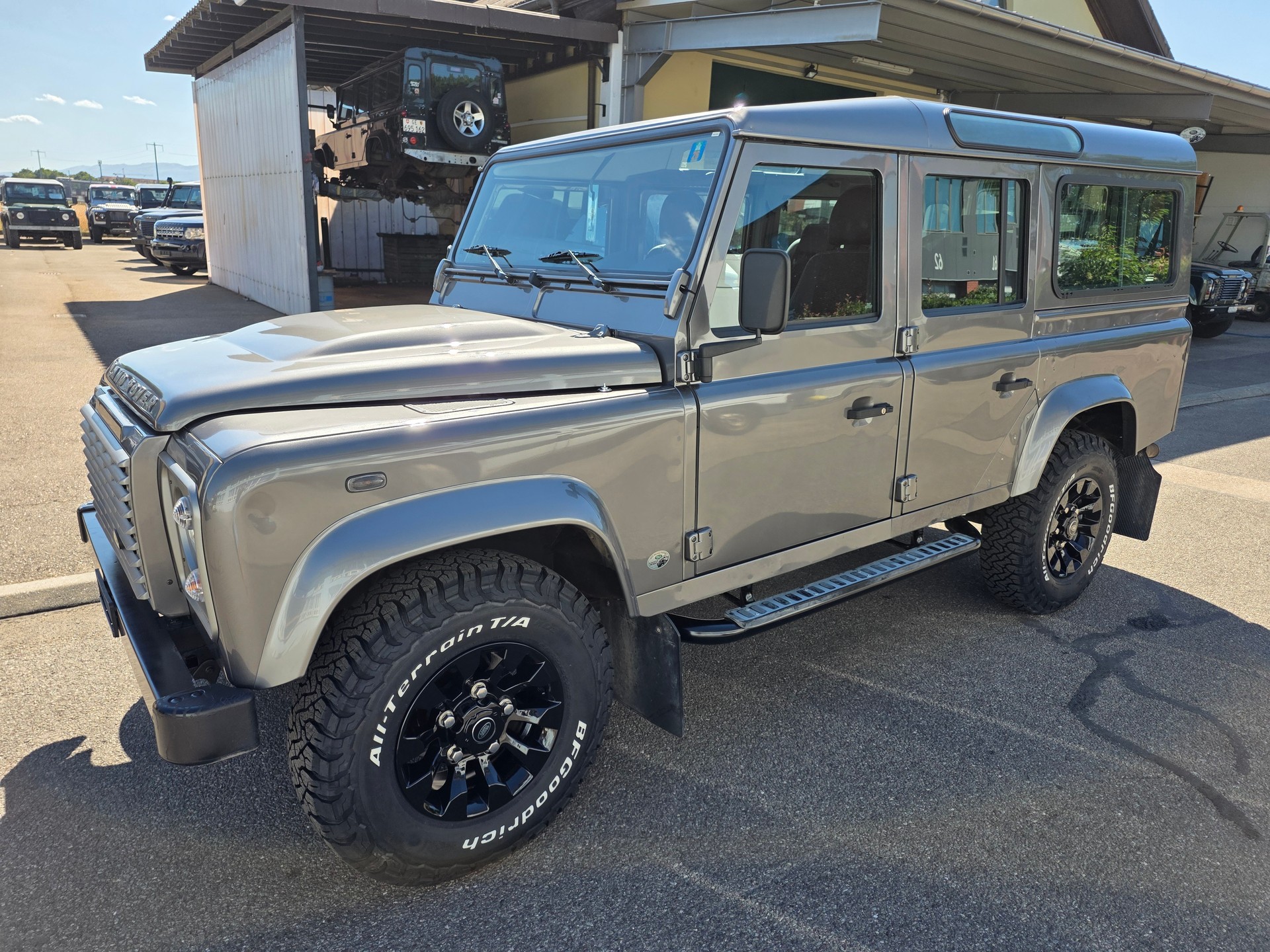 LAND ROVER Defender 110 SW 2.4Tdc