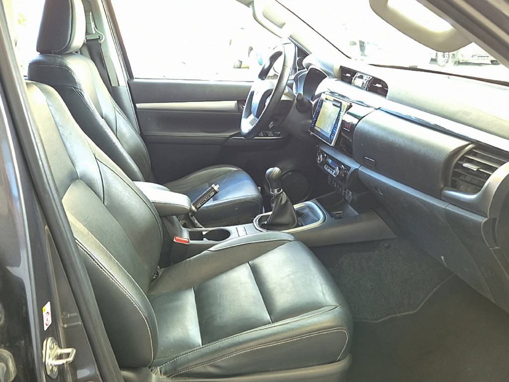TOYOTA Hi-Lux Double Cab.-Pick-up 2.4 D-4D 150 Sol Premium-image-6
