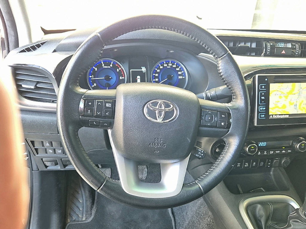 TOYOTA Hi-Lux Double Cab.-Pick-up 2.4 D-4D 150 Sol Premium-image-10