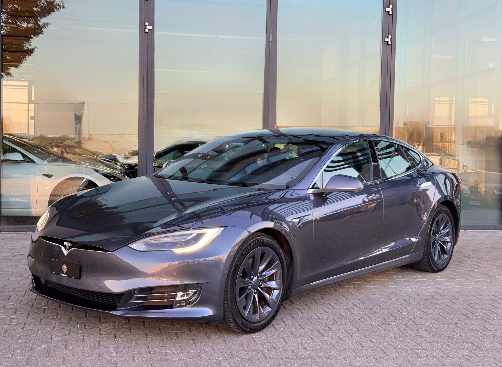 TESLA Model S 100 D *FREE Supercharger* / Enhanced Autopilot-showroom-element-2