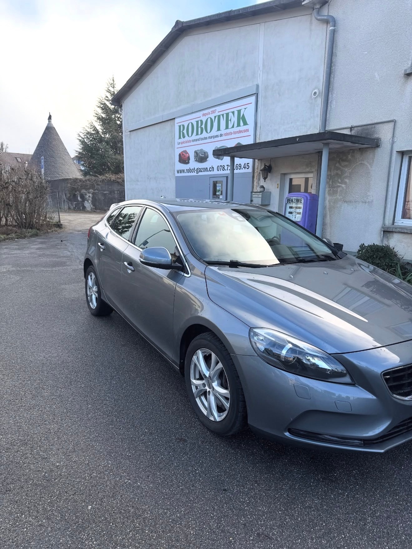 VOLVO V40 D3 Summum Geartronic-showroom-element-1