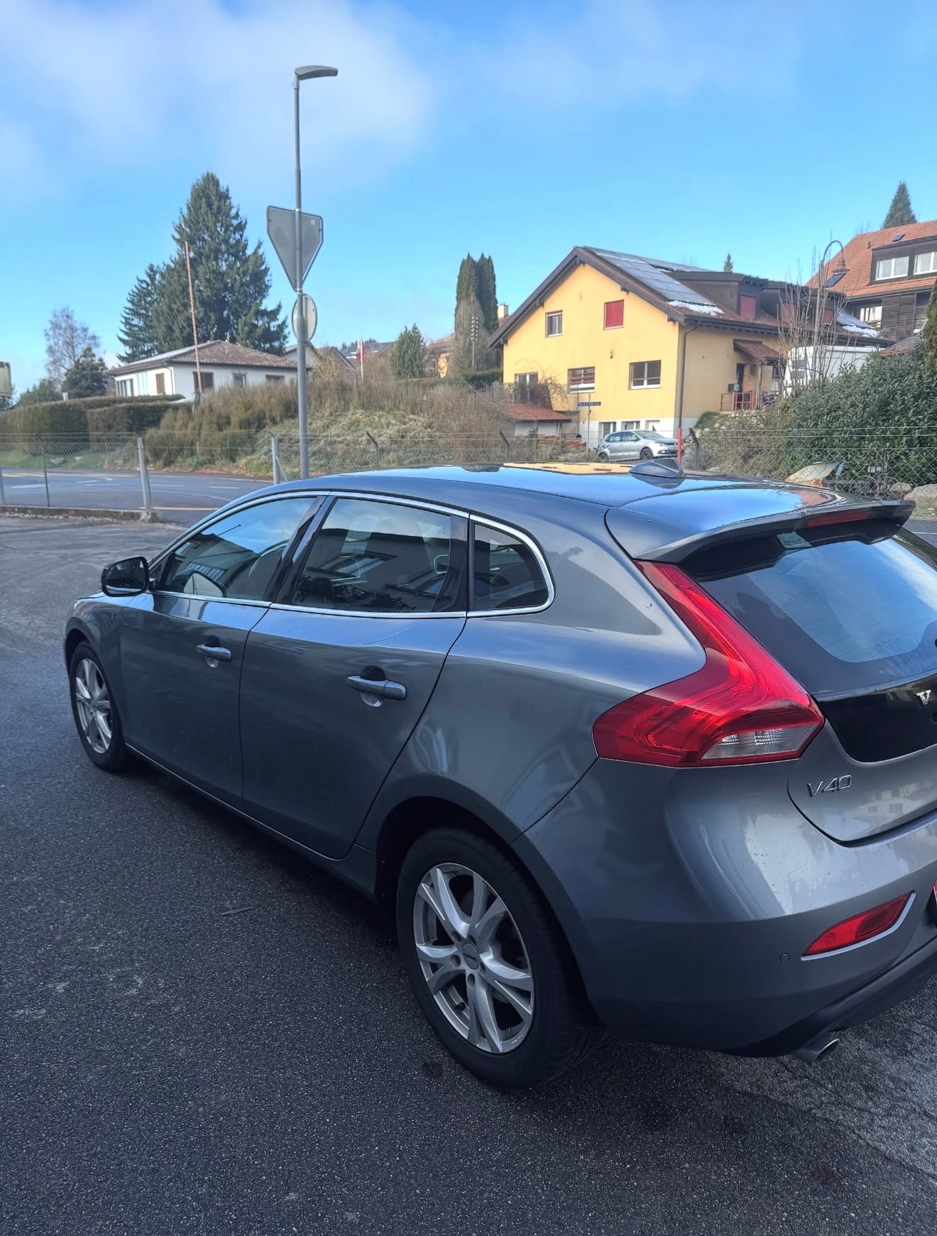 VOLVO V40 D3 Summum Geartronic-showroom-element-3