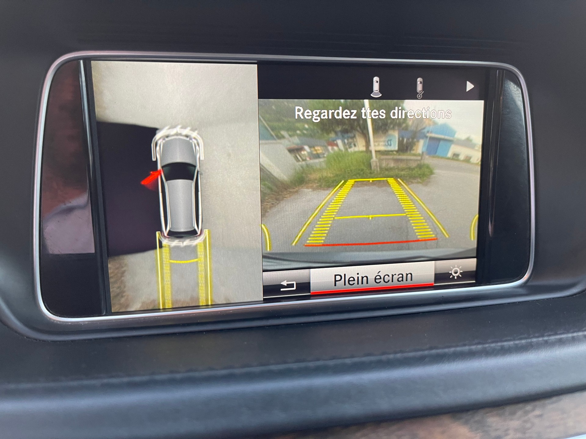 MERCEDES-BENZ E 350 BlueTEC 4Matic 7G-Tronic-showroom-element-1