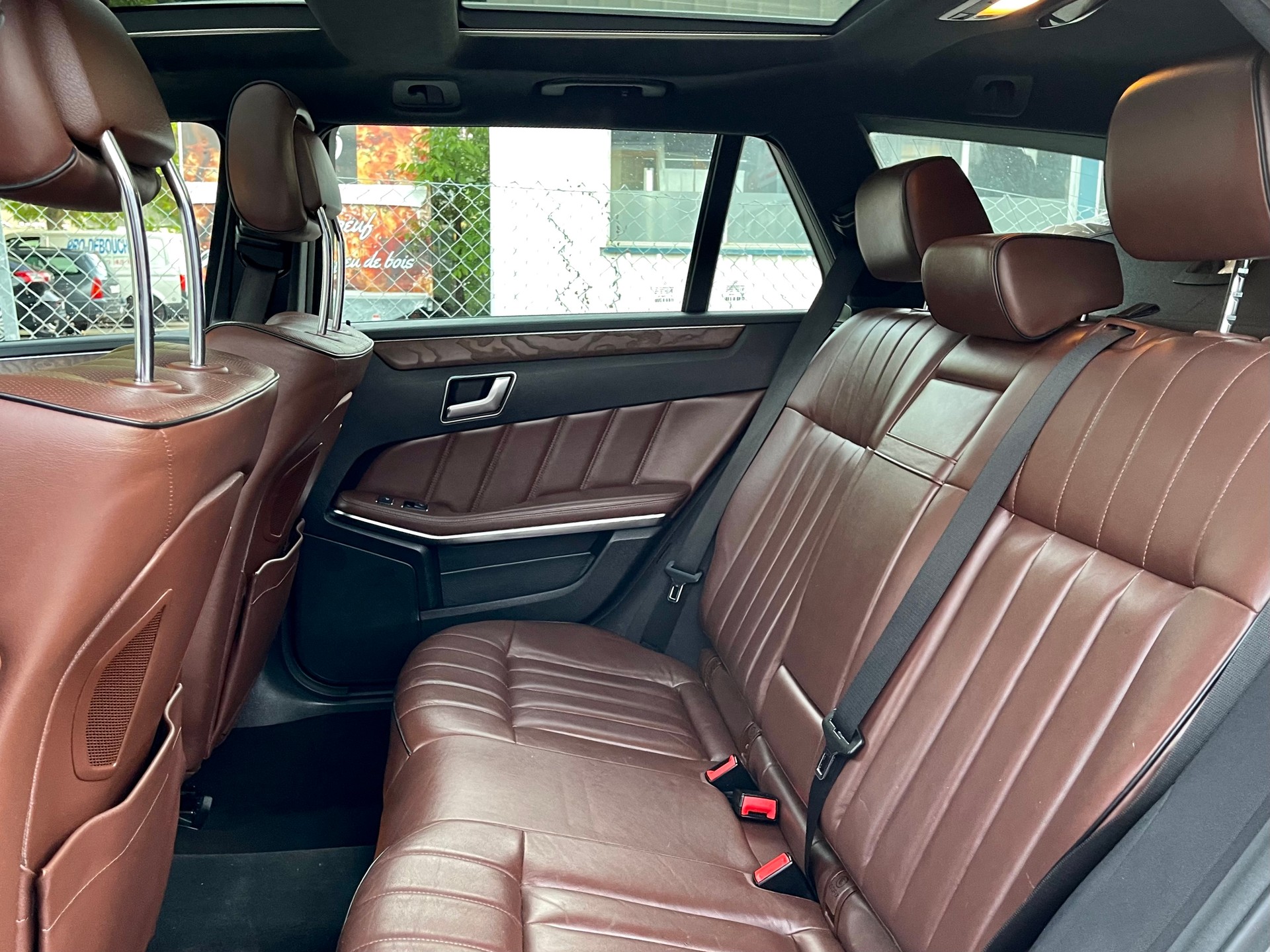 MERCEDES-BENZ E 350 BlueTEC 4Matic 7G-Tronic-image-26