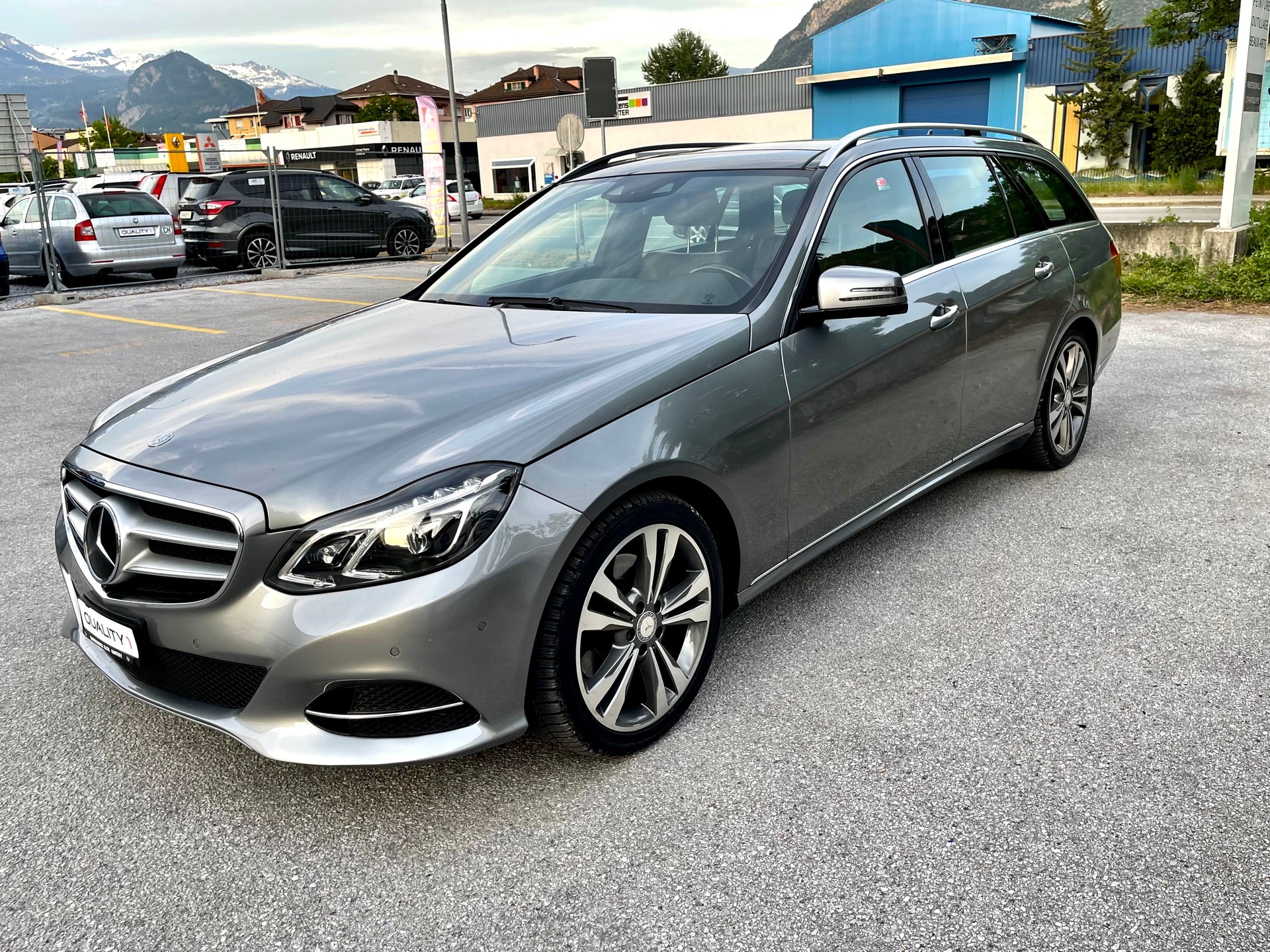 MERCEDES-BENZ E 350 BlueTEC 4Matic 7G-Tronic-image-30