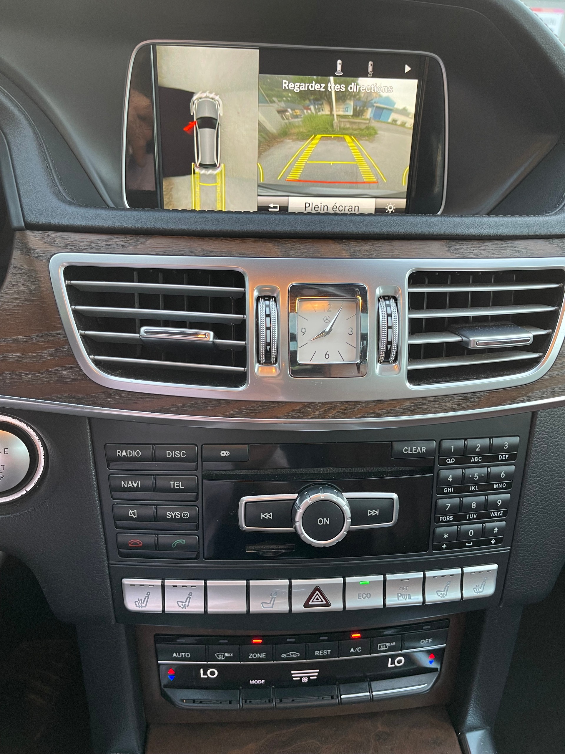 MERCEDES-BENZ E 350 BlueTEC 4Matic 7G-Tronic-showroom-element-2