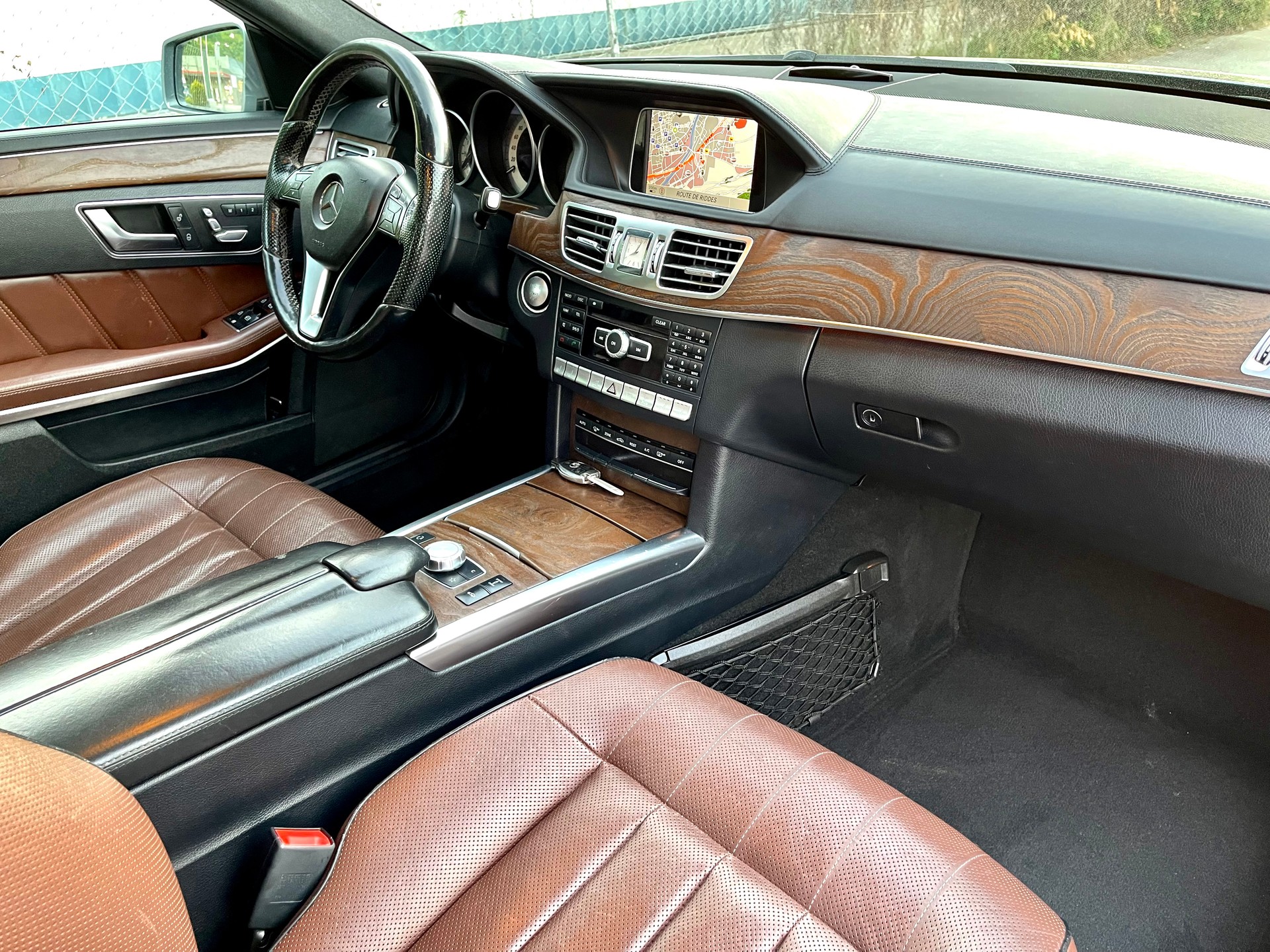 MERCEDES-BENZ E 350 BlueTEC 4Matic 7G-Tronic-image-14