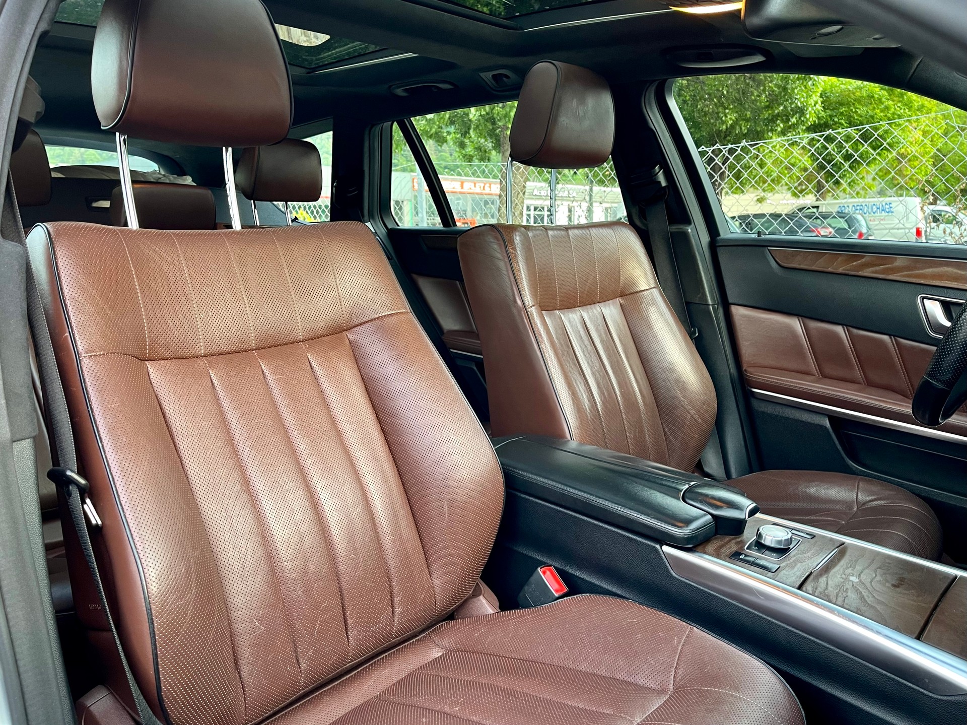 MERCEDES-BENZ E 350 BlueTEC 4Matic 7G-Tronic-image-18