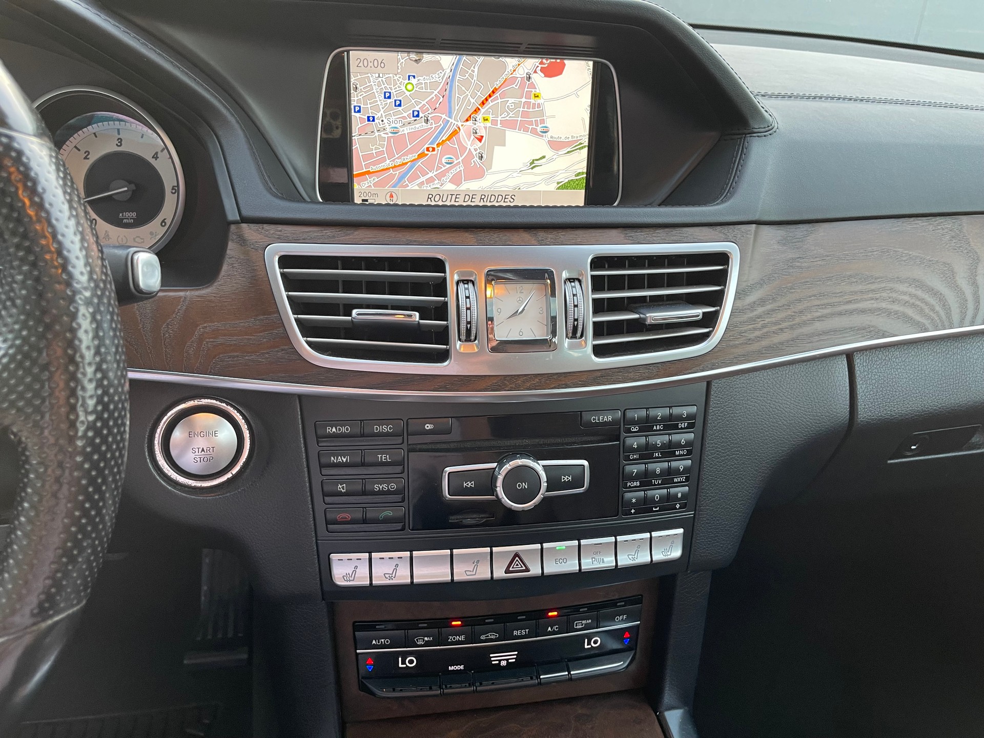 MERCEDES-BENZ E 350 BlueTEC 4Matic 7G-Tronic-image-23