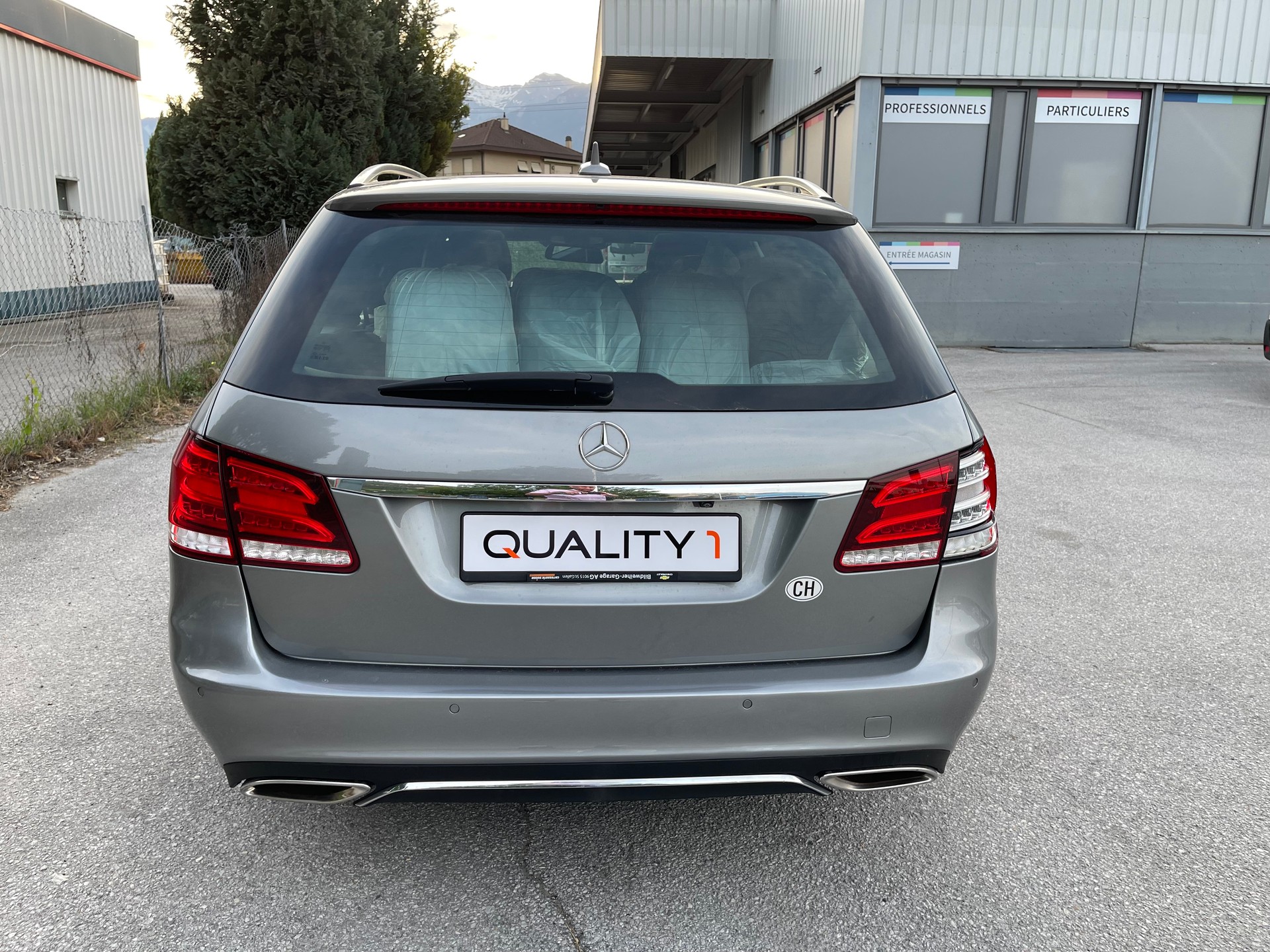 MERCEDES-BENZ E 350 BlueTEC 4Matic 7G-Tronic-image-12