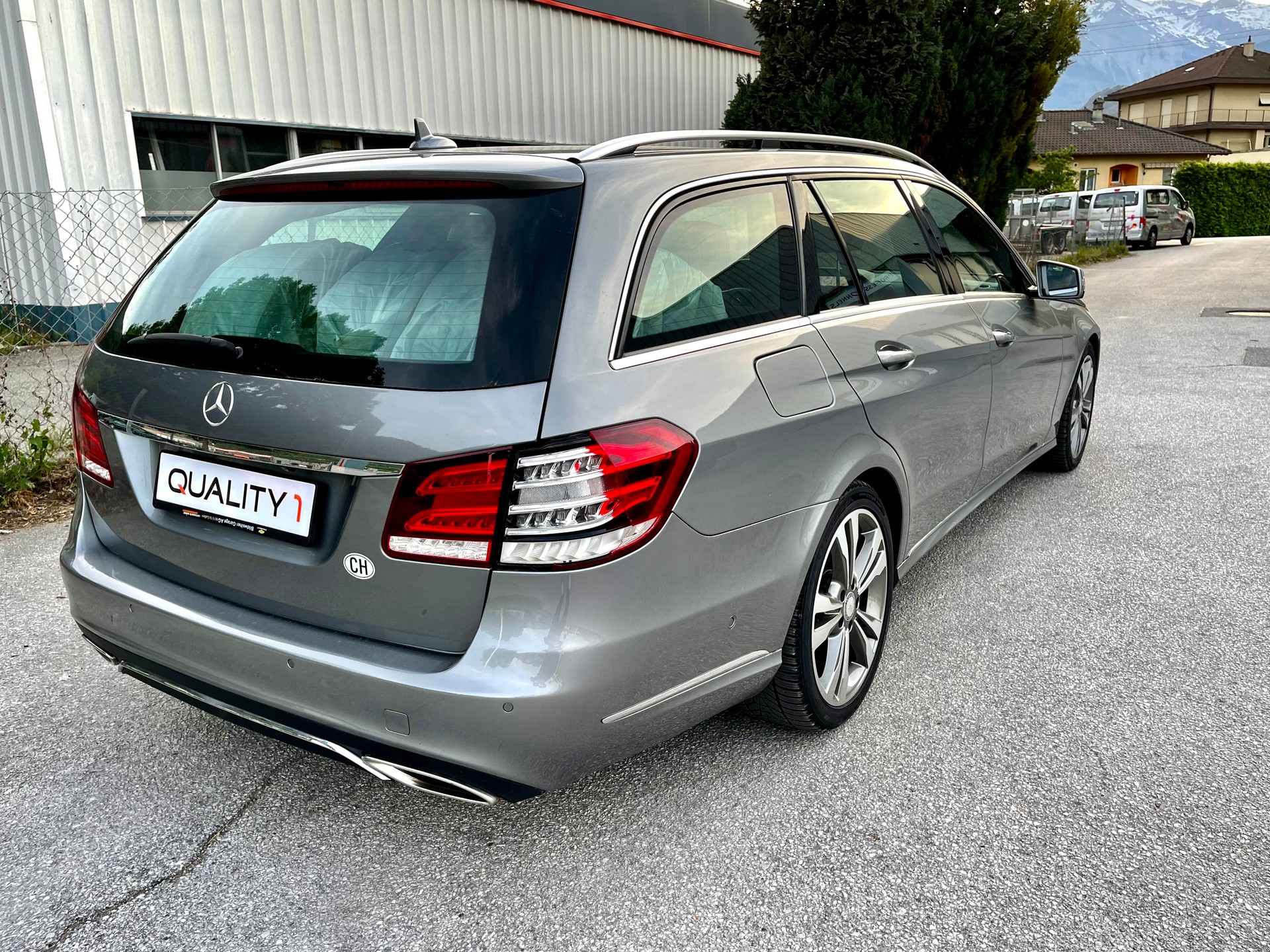 MERCEDES-BENZ E 350 BlueTEC 4Matic 7G-Tronic-image-11