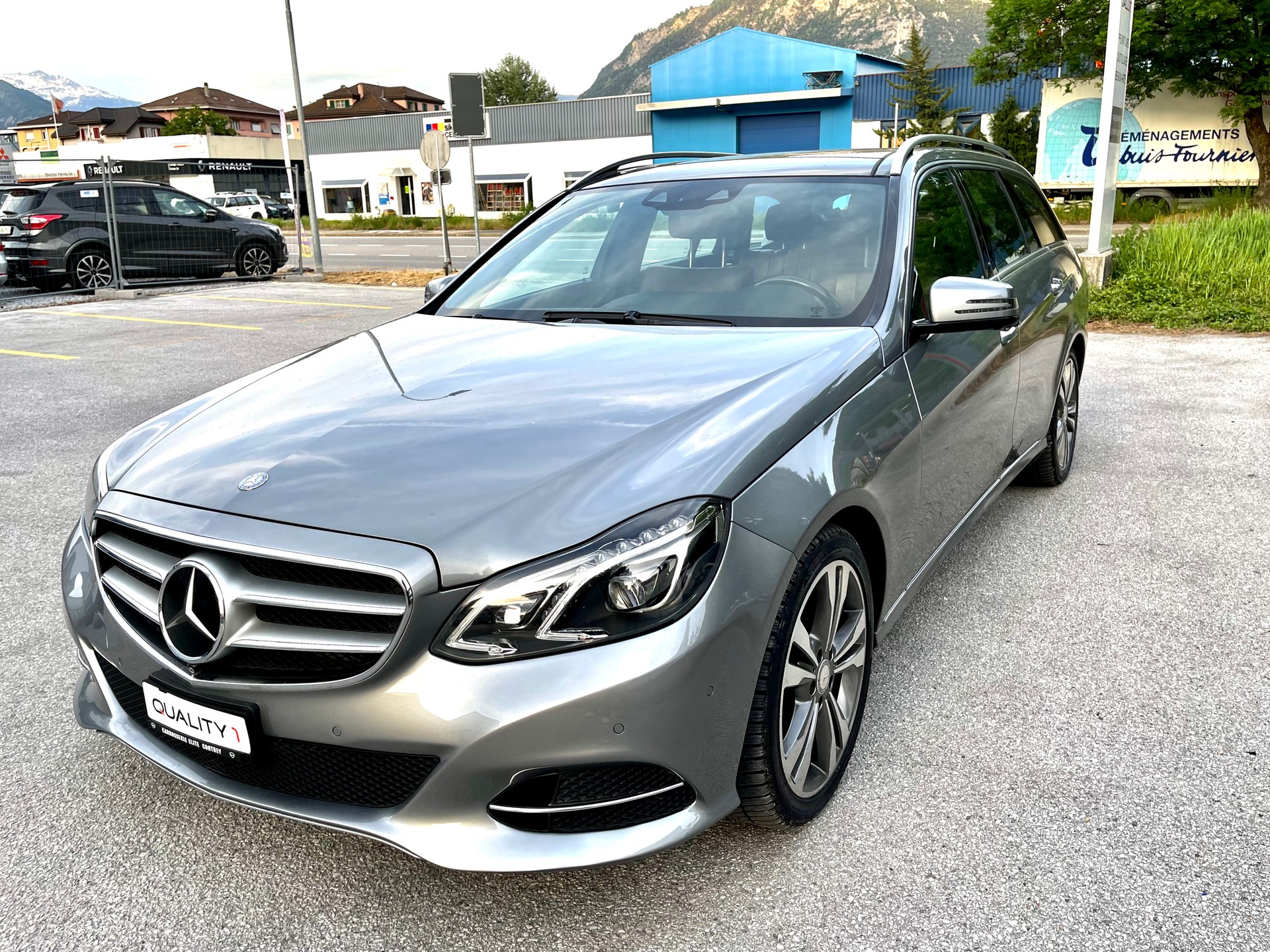 MERCEDES-BENZ E 350 BlueTEC 4Matic 7G-Tronic-image-17