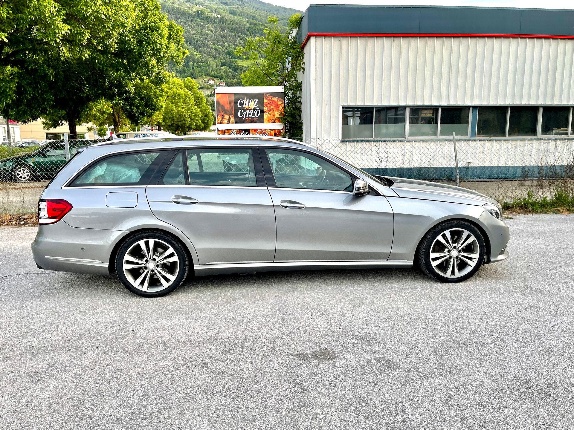 MERCEDES-BENZ E 350 BlueTEC 4Matic 7G-Tronic-image-13