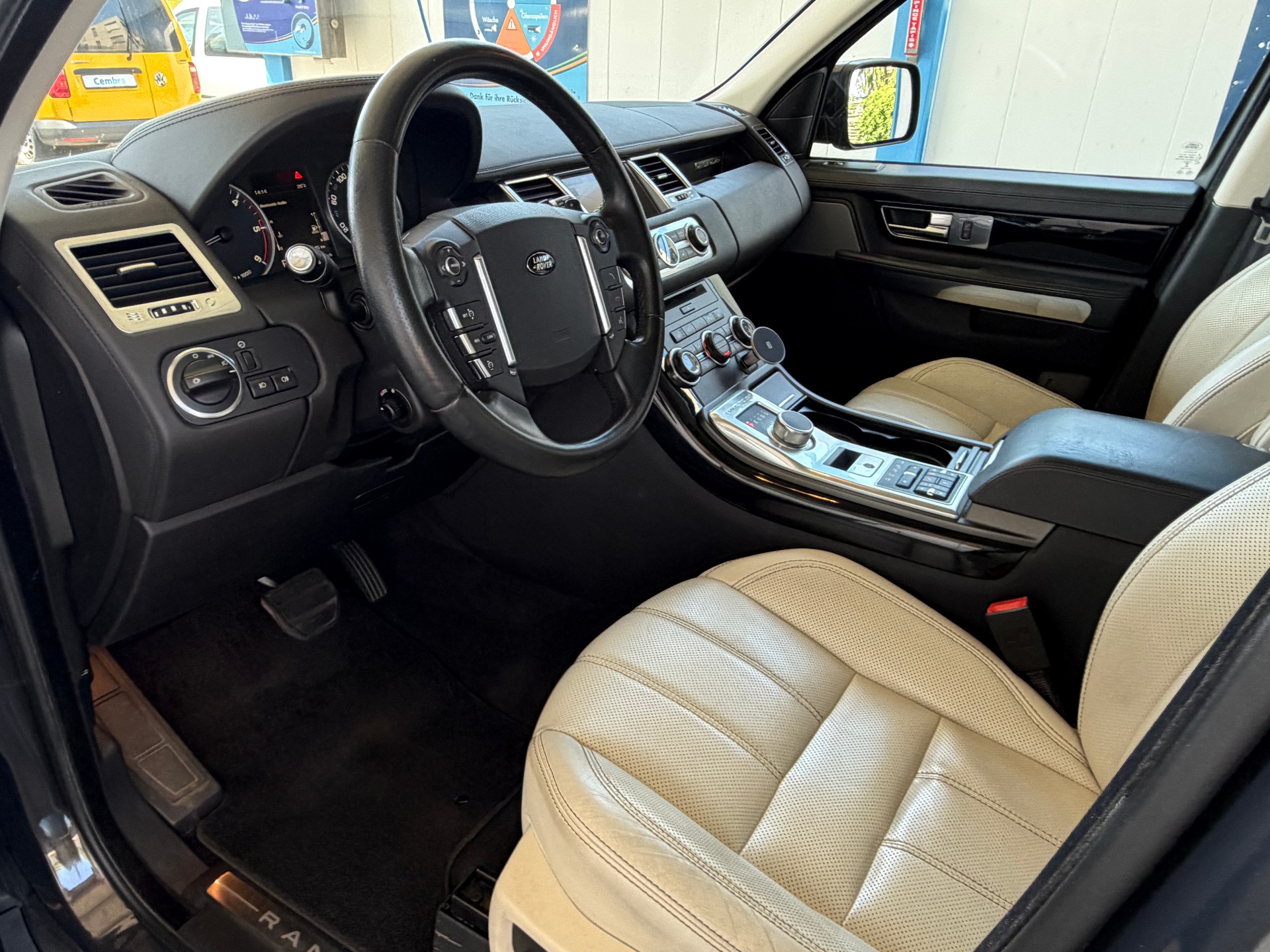 LAND ROVER Range Rover Sport 3.0 TDV6 HSE Automatic-image-17