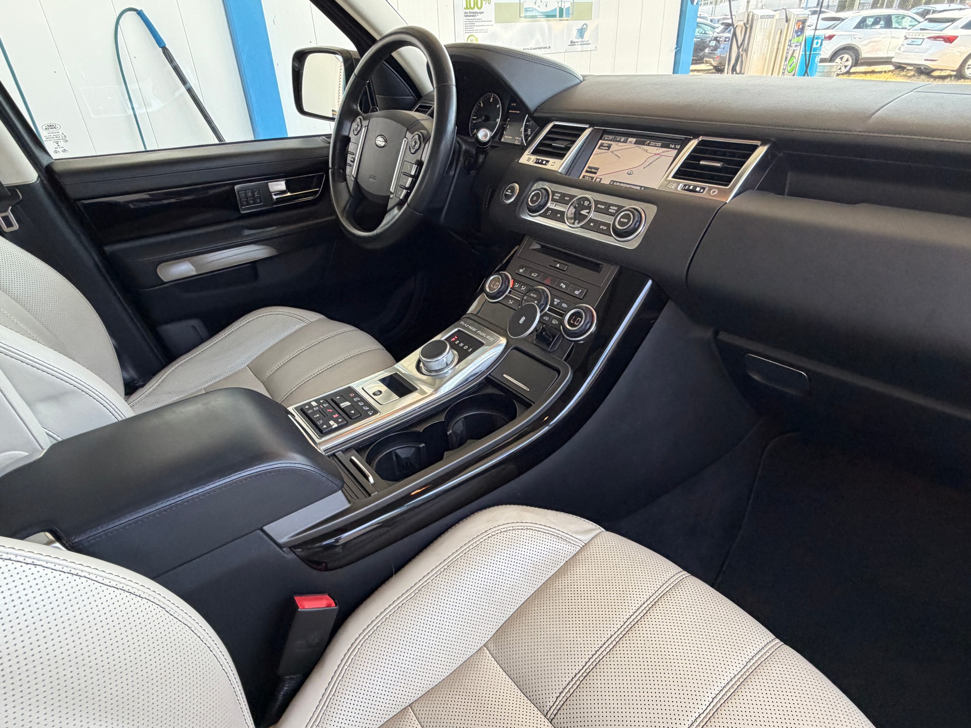 LAND ROVER Range Rover Sport 3.0 TDV6 HSE Automatic-image-13
