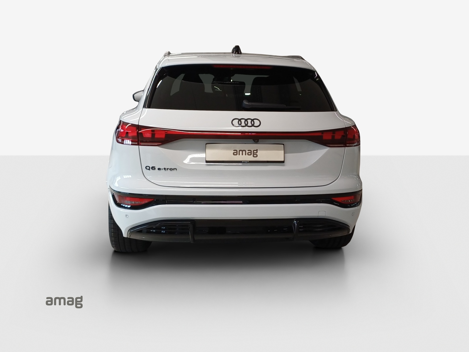 AUDI Q6 e-tron performance-showroom-element-3