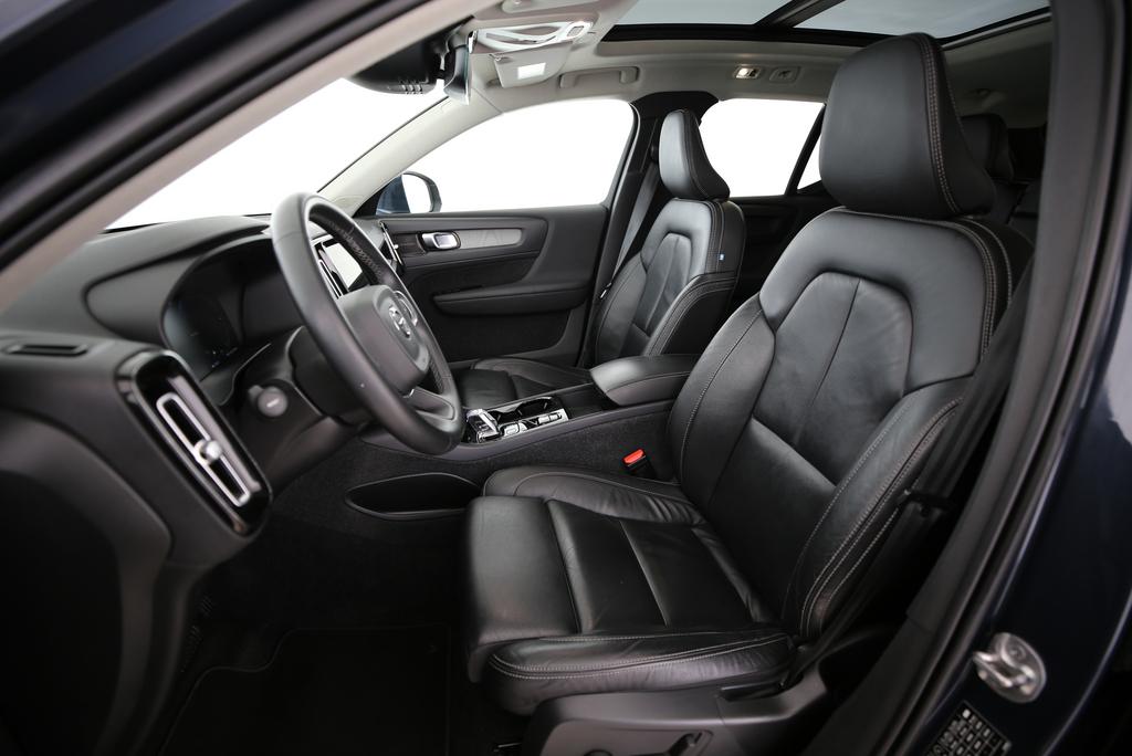 VOLVO XC40 1.5 T4 PiH Inscription-showroom-element-3