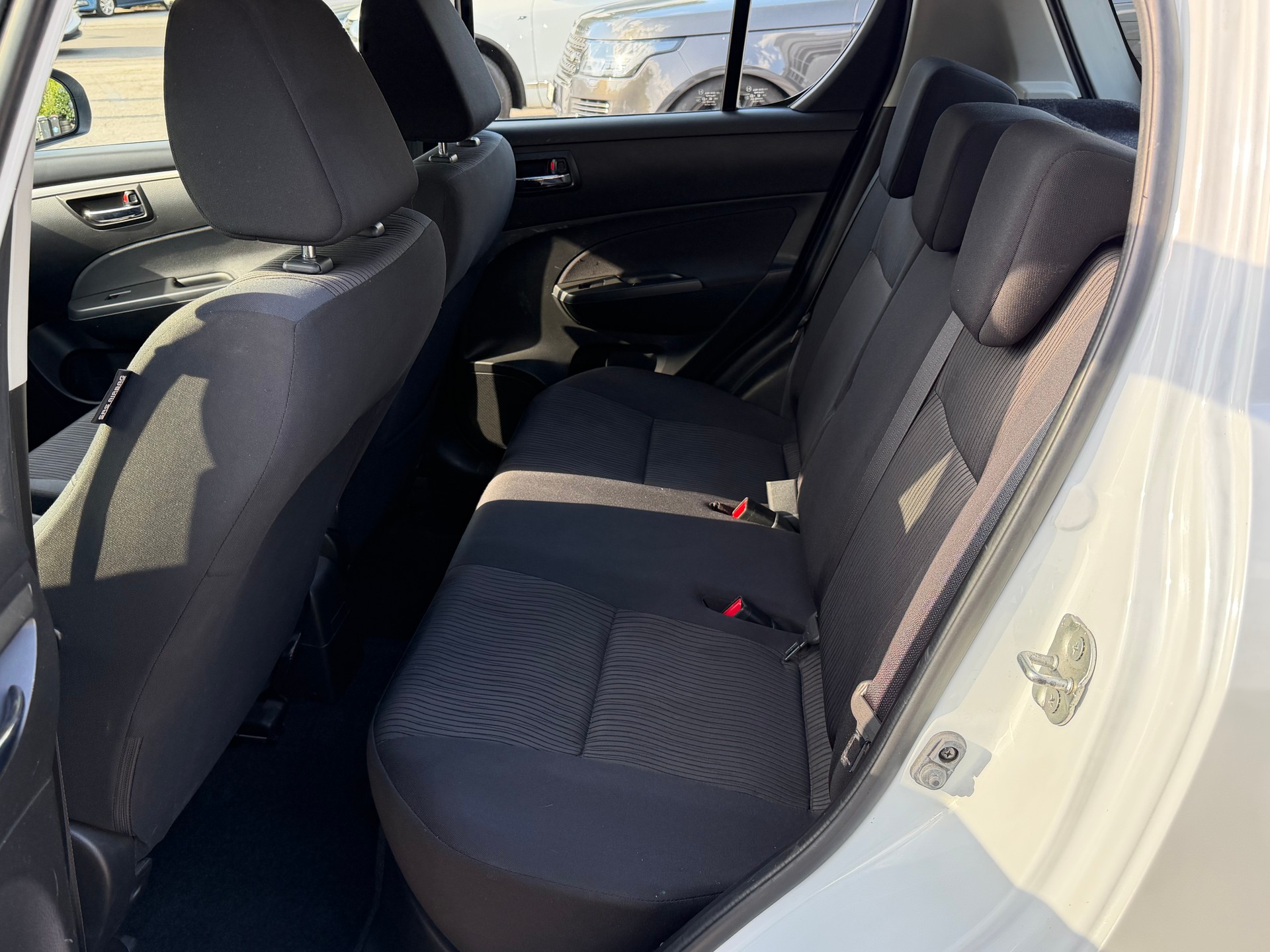 SUZUKI Swift 1.2i 16V GL Top 4x4-image-17