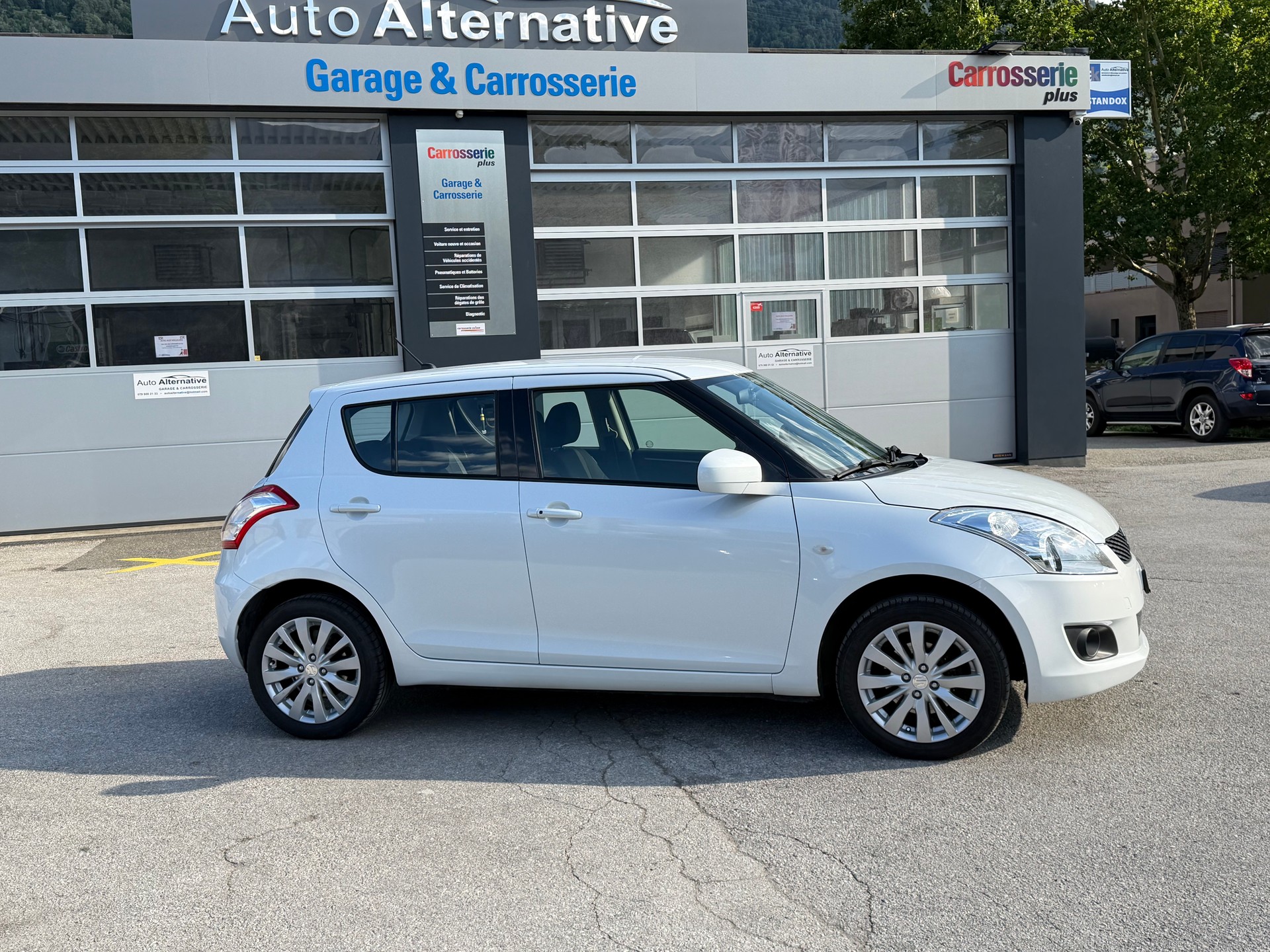 SUZUKI Swift 1.2i 16V GL Top 4x4-showroom-element-1
