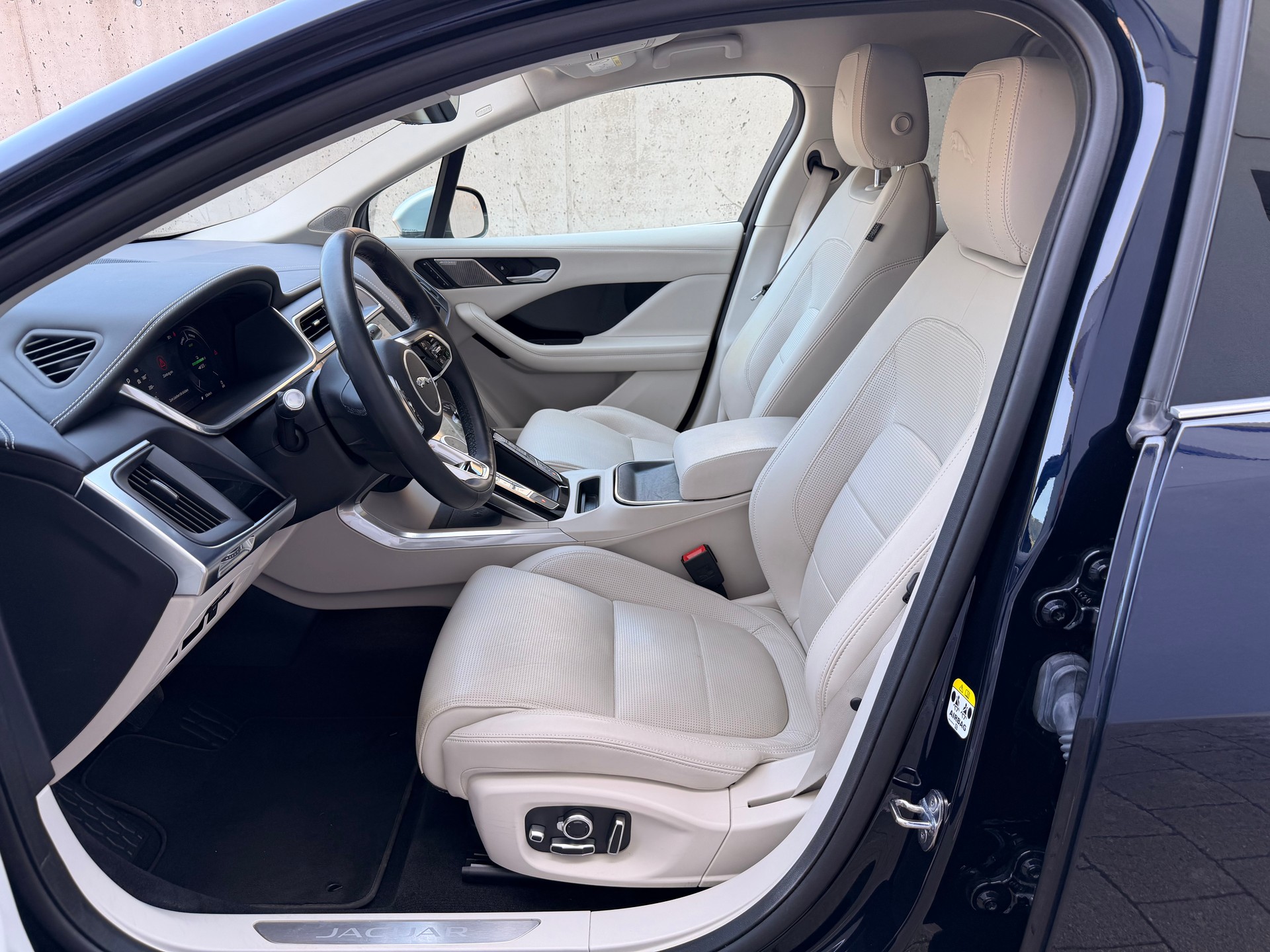 JAGUAR I-Pace EV400 HSE AWD-image-10