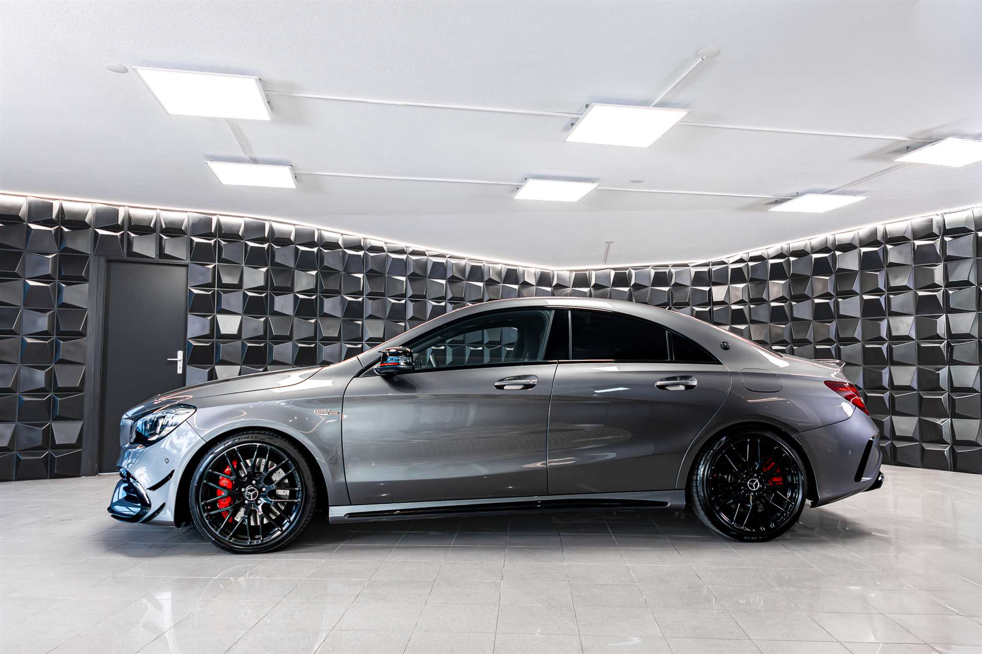 MERCEDES-BENZ CLA 45 AMG 4Matic Speedshift-showroom-element-1