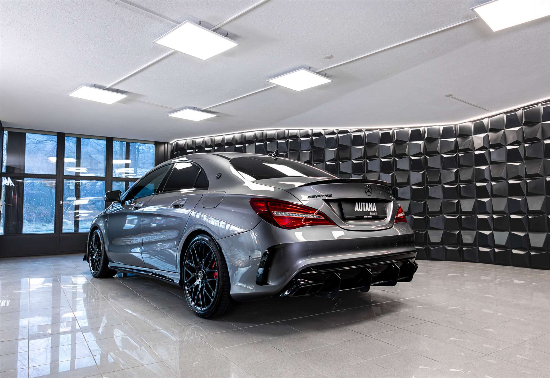MERCEDES-BENZ CLA 45 AMG 4Matic Speedshift-showroom-element-2