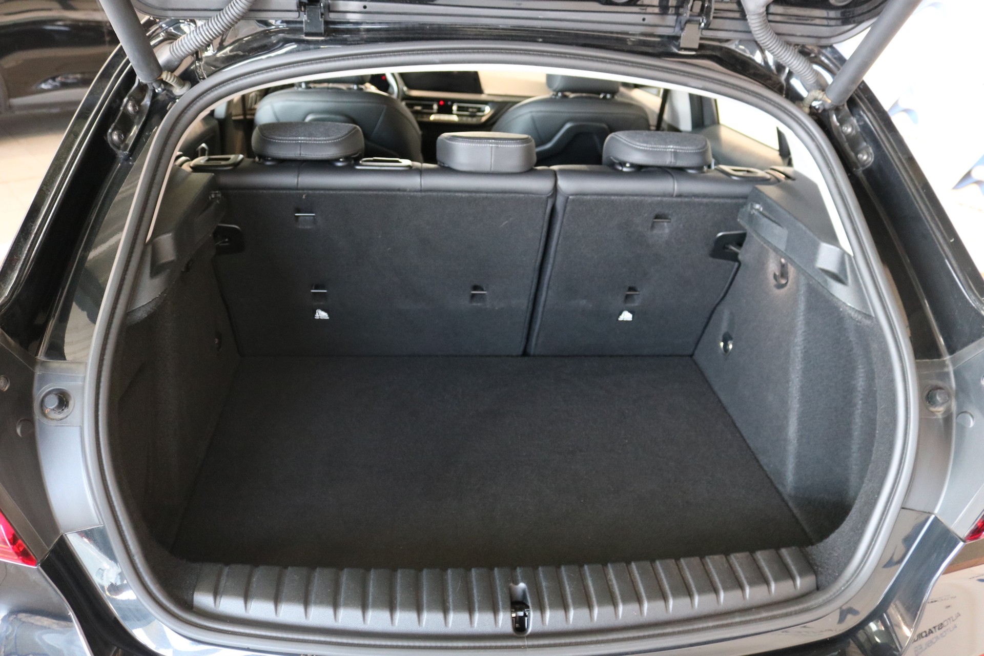BMW 120d xDrive Steptronic Sport Line-image-6
