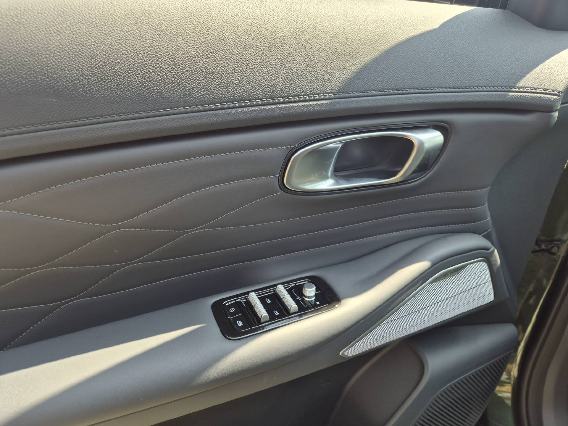 GEELY Starray EM-i Max+ PHEV-image-12