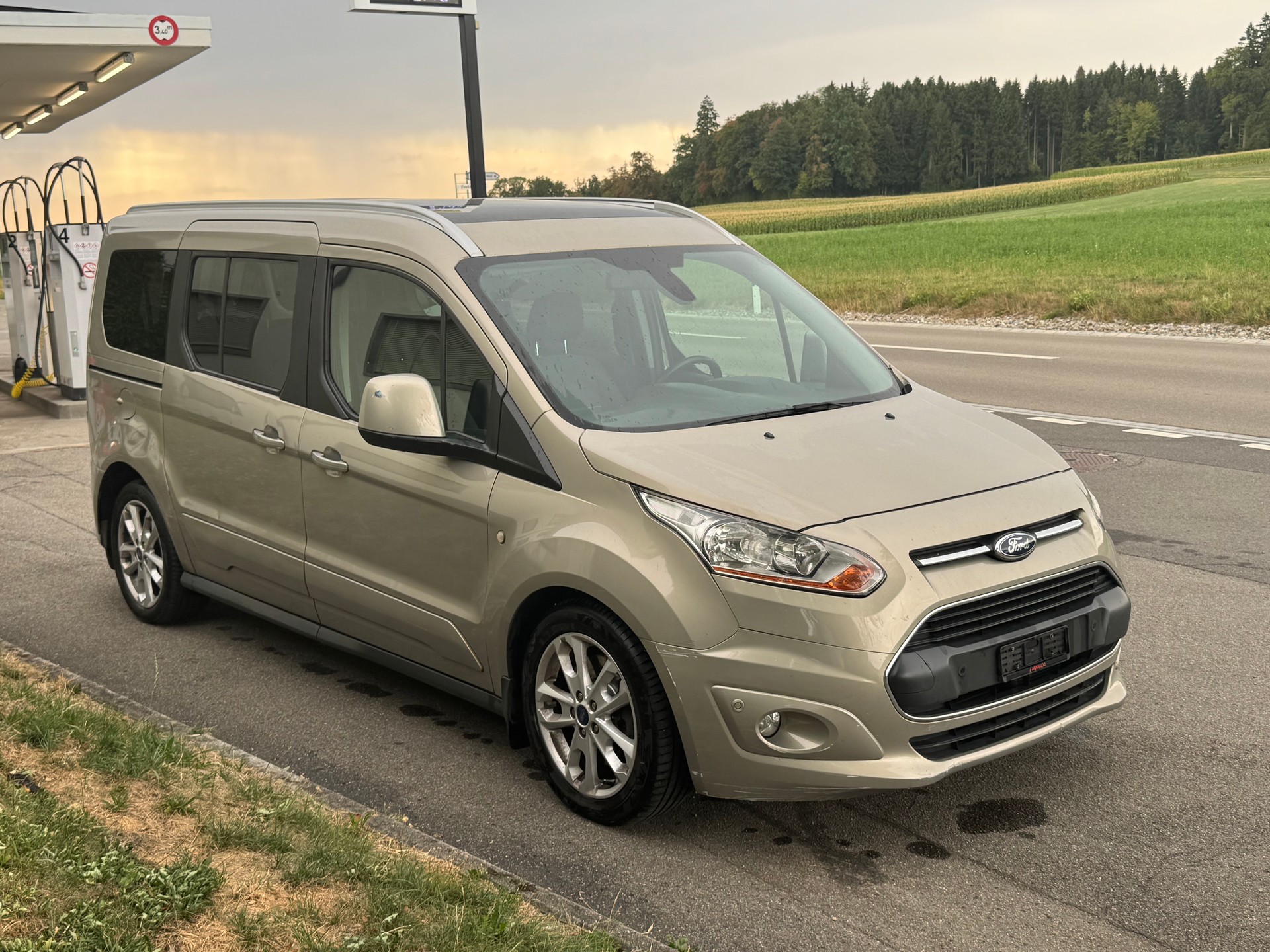 FORD Grand Tourneo Connect 1.6 SCTi Trend Automatic-image-2