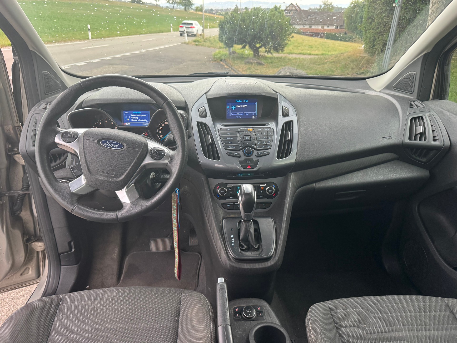 FORD Grand Tourneo Connect 1.6 SCTi Trend Automatic-image-11