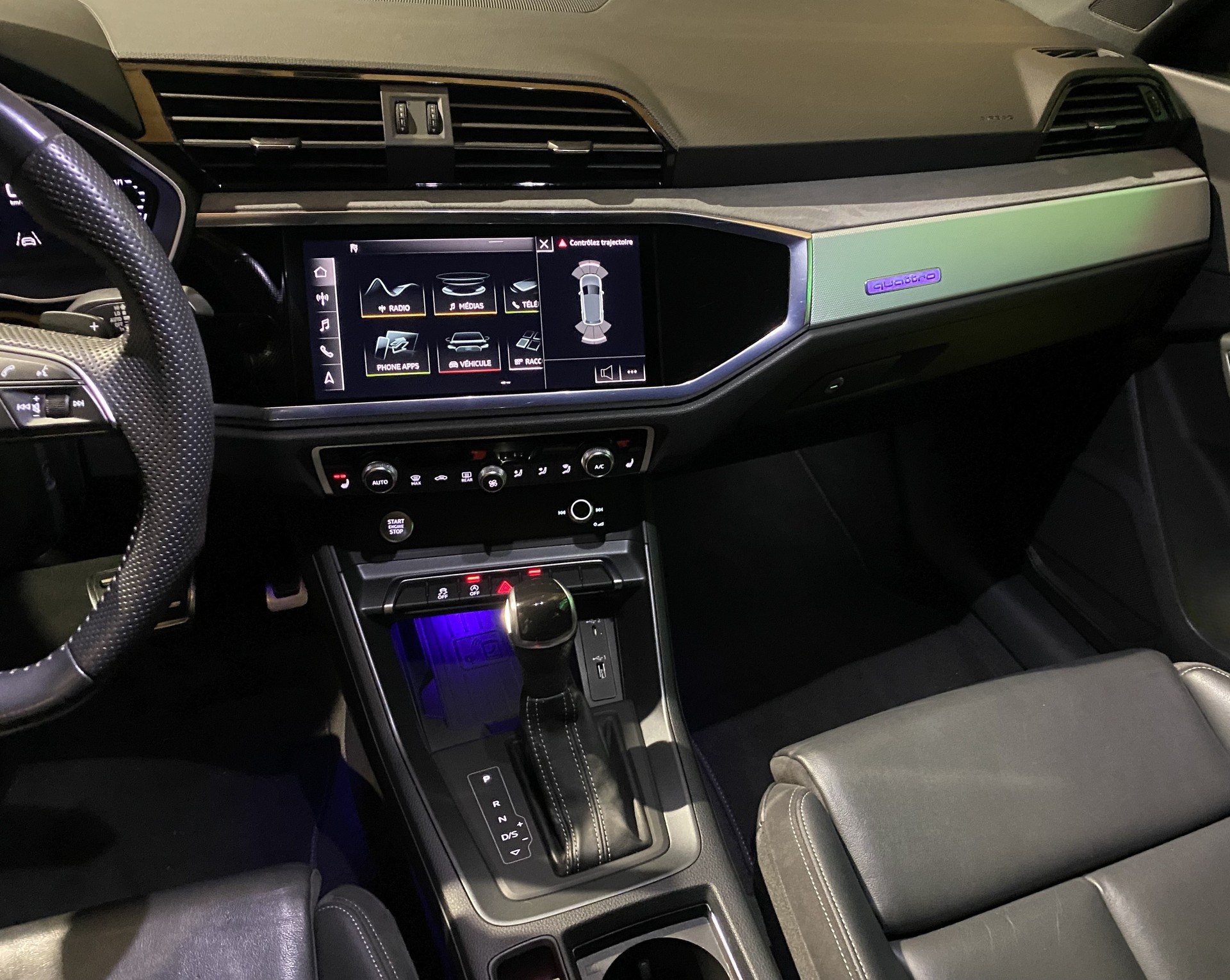 AUDI Q3 40 TFSI S line quattro S-tronic-image-24