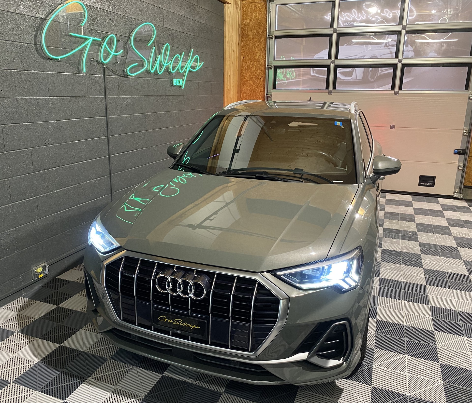 AUDI Q3 40 TFSI S line quattro S-tronic-image-7