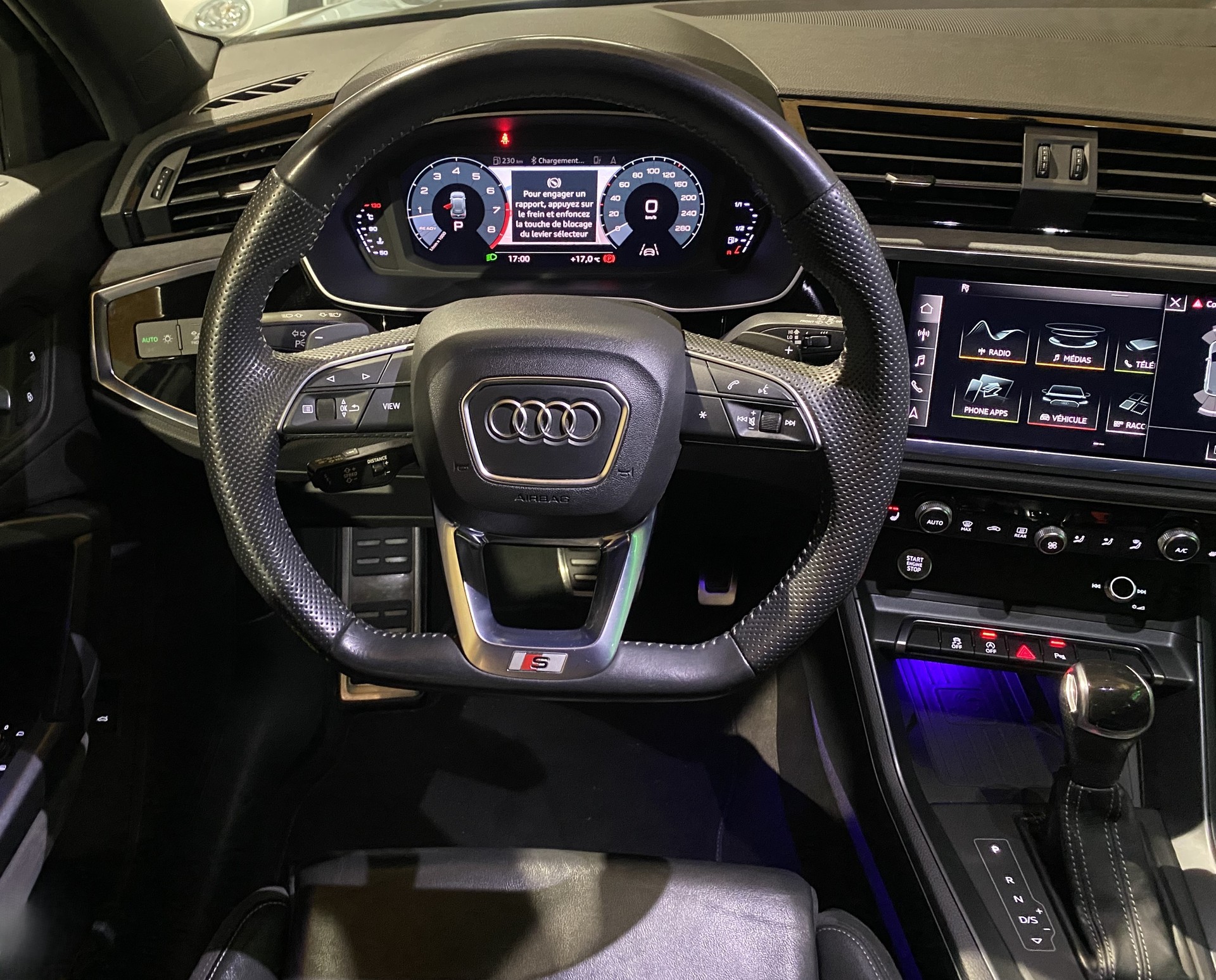 AUDI Q3 40 TFSI S line quattro S-tronic-image-18