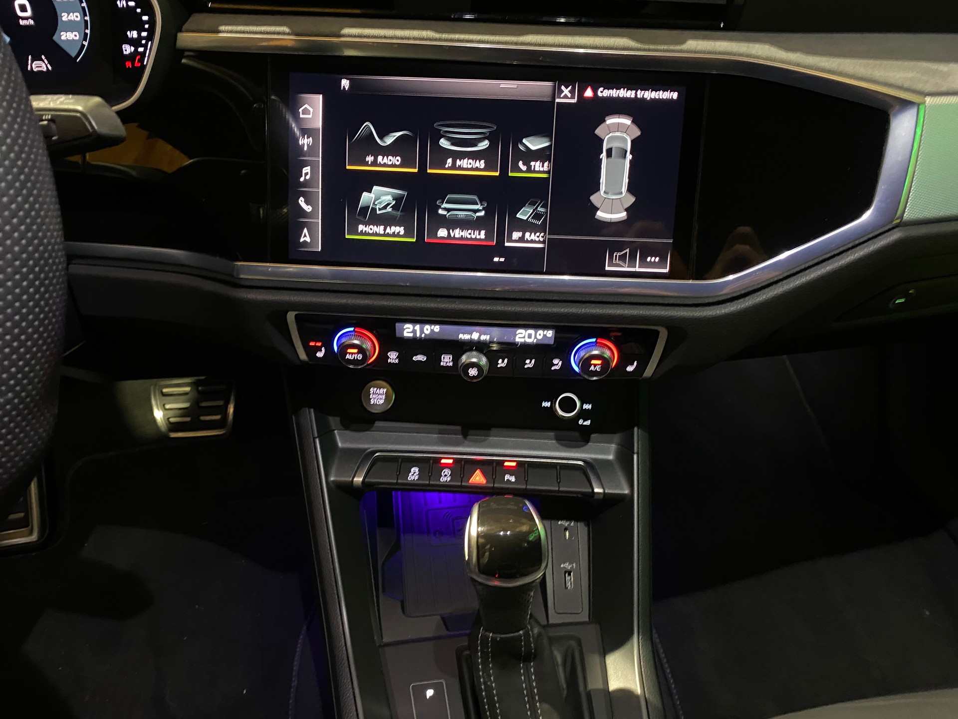 AUDI Q3 40 TFSI S line quattro S-tronic-image-21