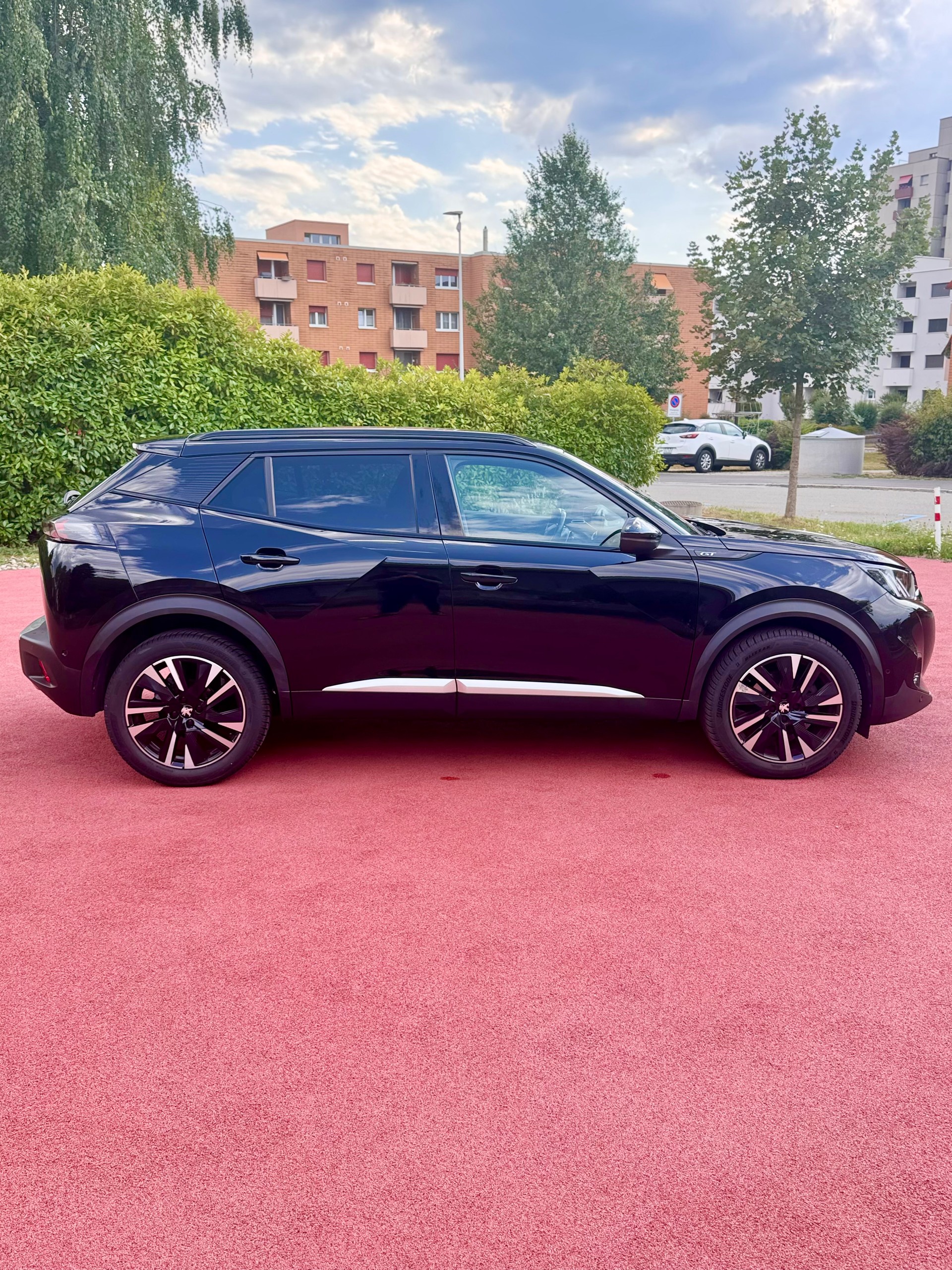 PEUGEOT 2008 1.2 PureTech GT EAT8-showroom-element-3