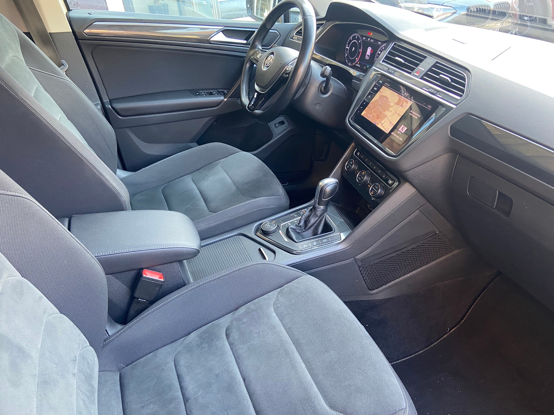 VW Tiguan 2.0 TDI SCR Highline 4Motion DSG R LINE-image-10