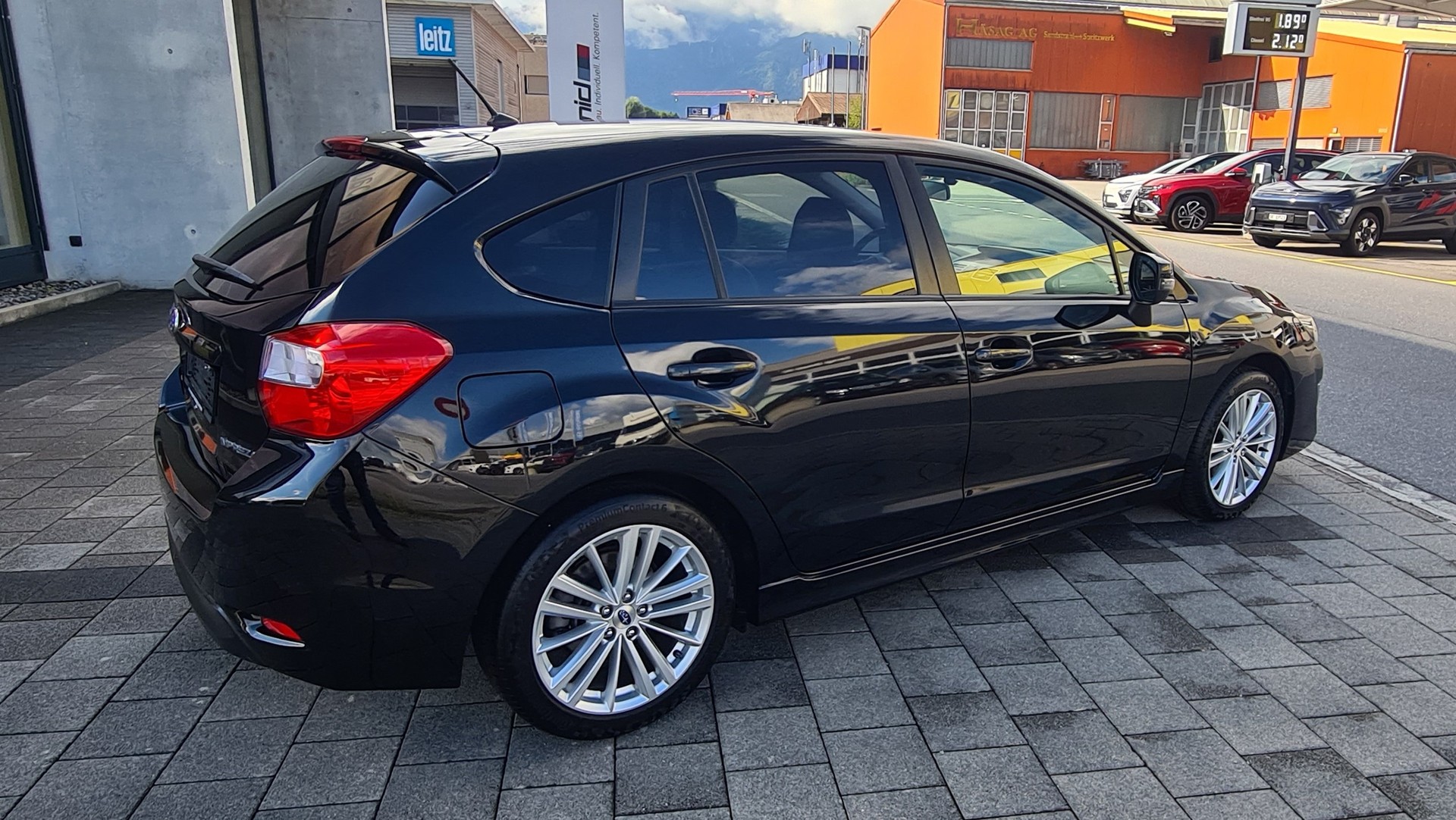 SUBARU Impreza 2.0 Swiss Sport-showroom-element-3
