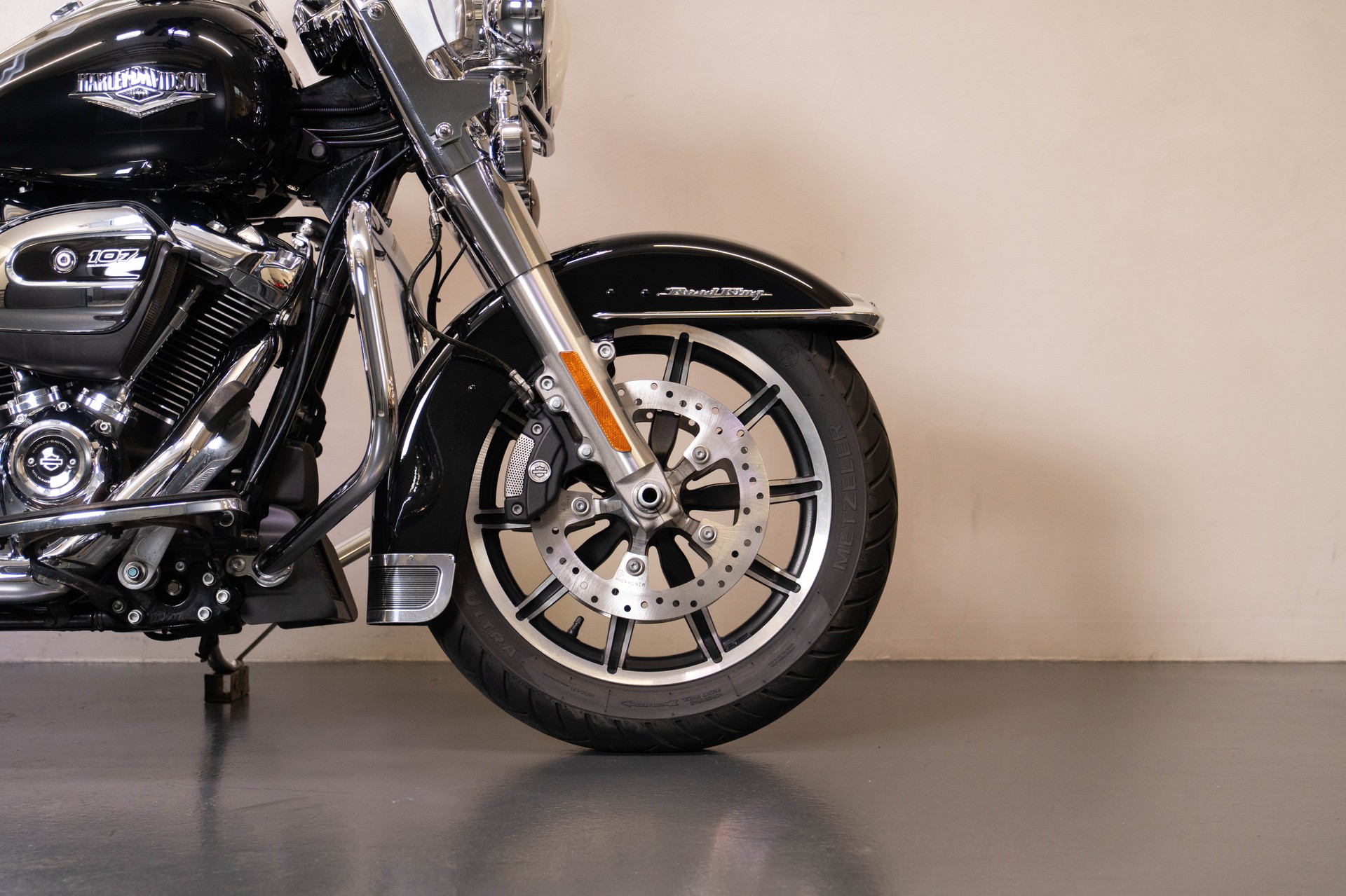 HARLEY-DAVIDSON FLHR Road King 107 ABS-image-9