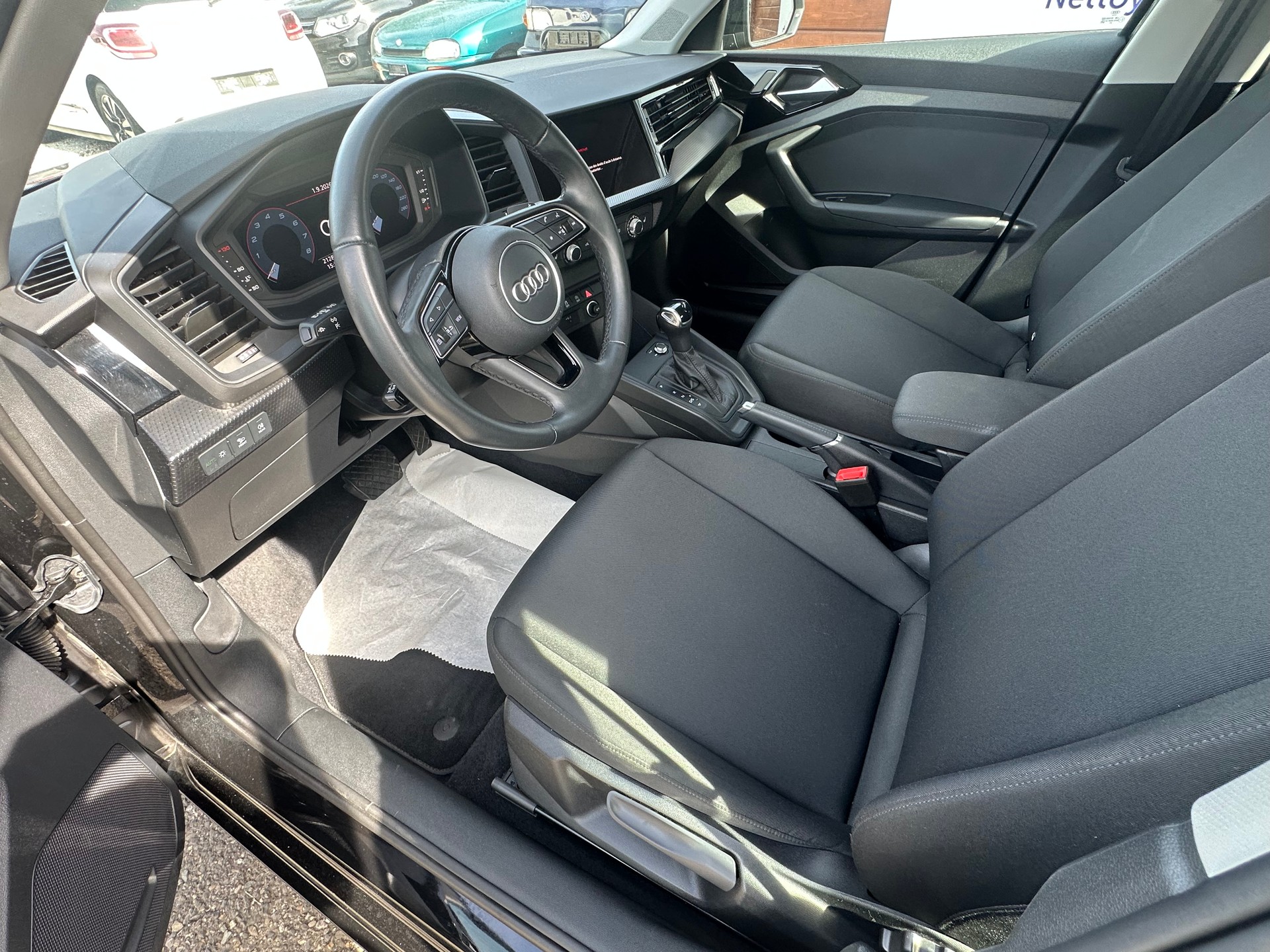 AUDI A1 Sportback 30 TFSI Attraction S-tronic-image-10