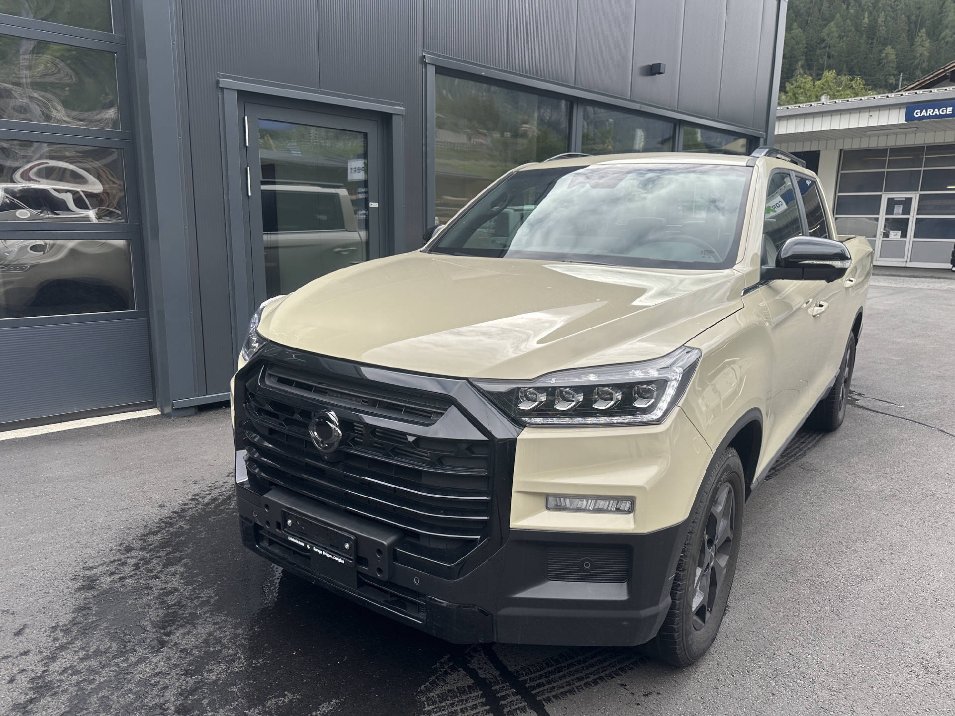 KGM-SsangYong Grand Musso 2.2 e-XDI Blackline