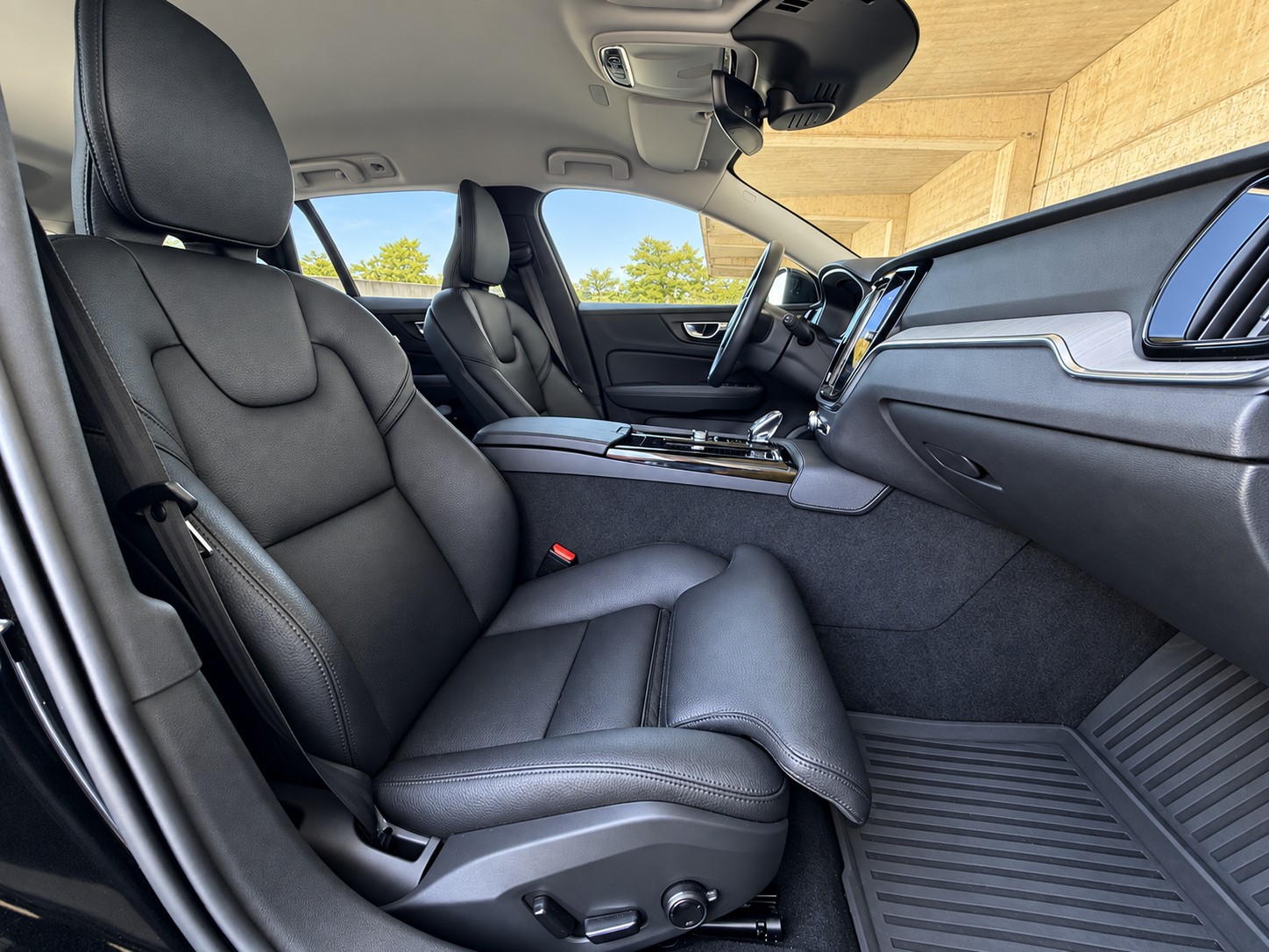 VOLVO V60 T6 eAWD Twin Engine Inscription Expression Geartronic-image-14