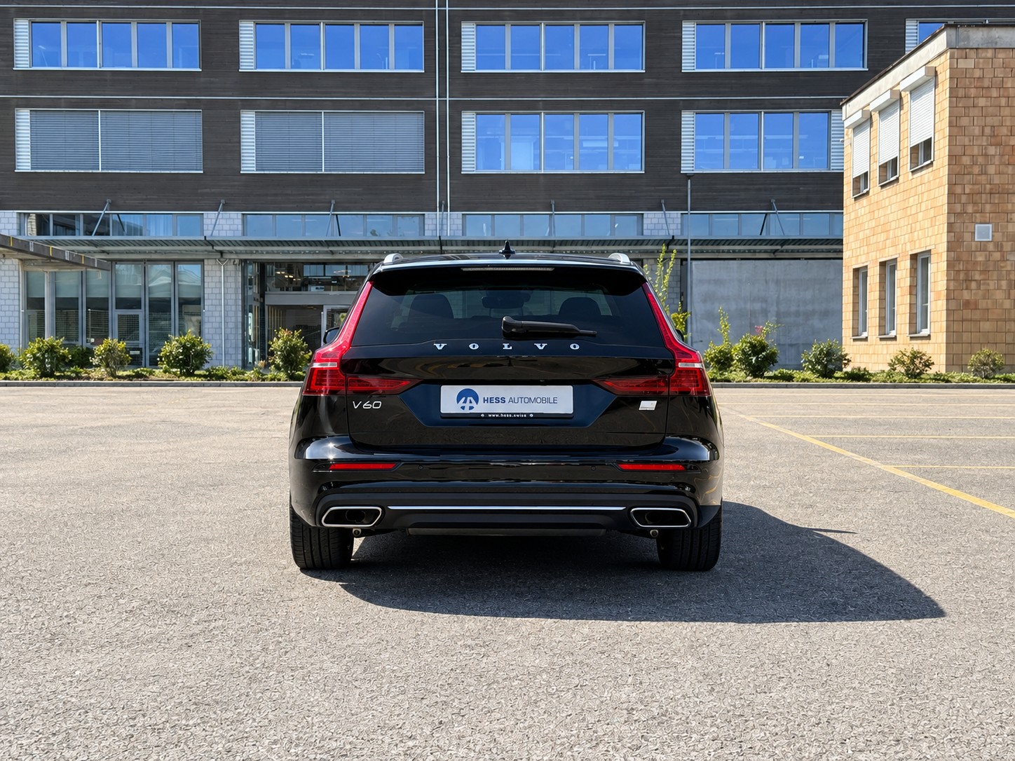 VOLVO V60 T6 eAWD Twin Engine Inscription Expression Geartronic-image-12