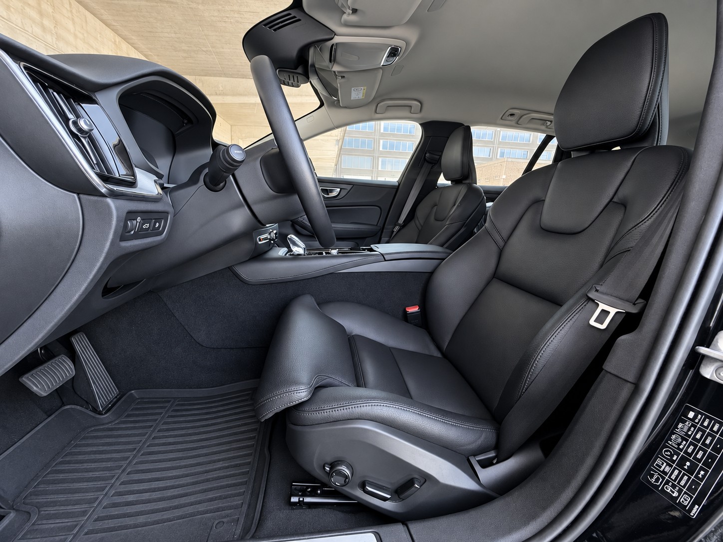 VOLVO V60 T6 eAWD Twin Engine Inscription Expression Geartronic-image-13