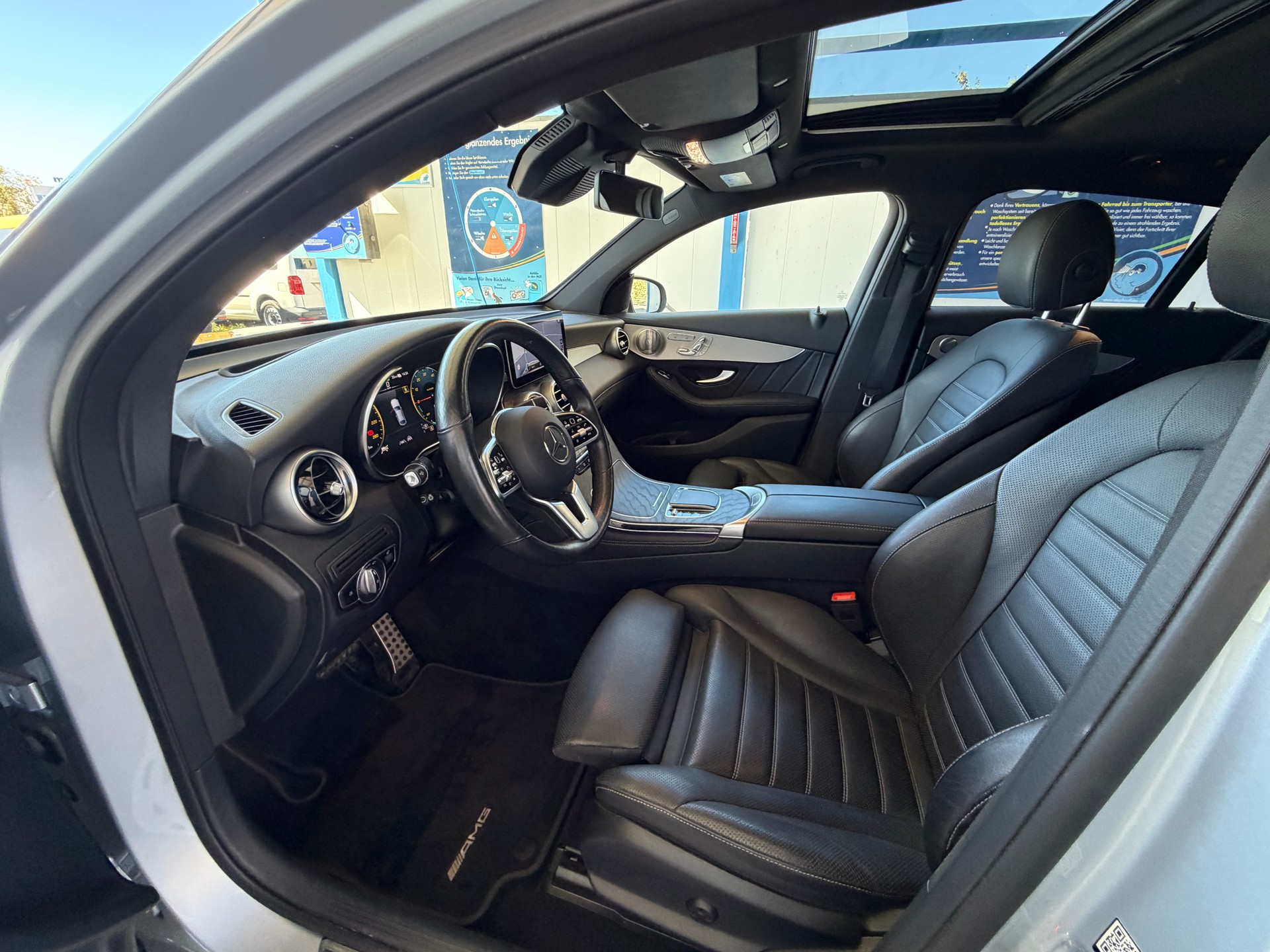 MERCEDES-BENZ GLC Coupé 300 e AMG Line 9G-Tronic-showroom-element-3