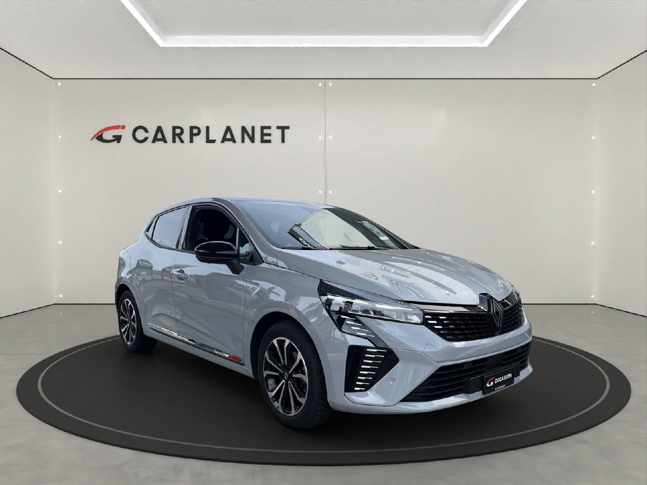 RENAULT Clio 1.0 TCe techno CVT-showroom-element-3