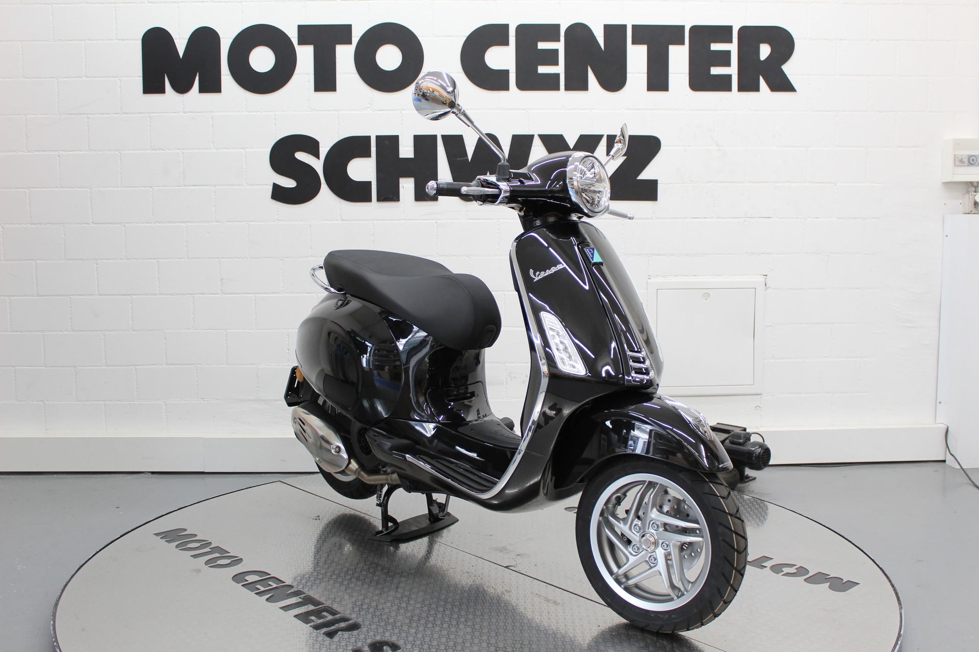 PIAGGIO Vespa Primavera 125-image-1