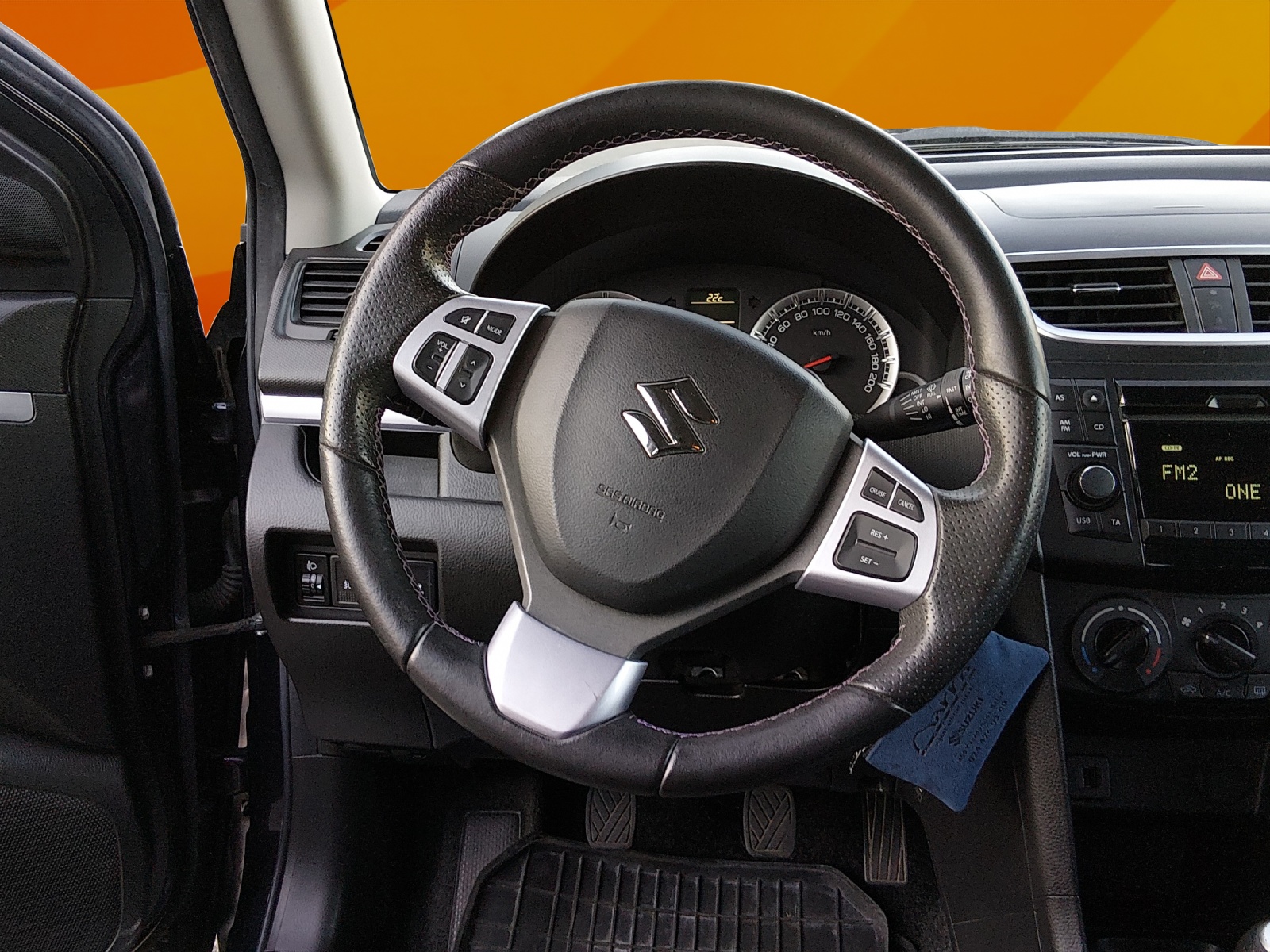 SUZUKI Swift 1.2i 16V Compact Top-image-10